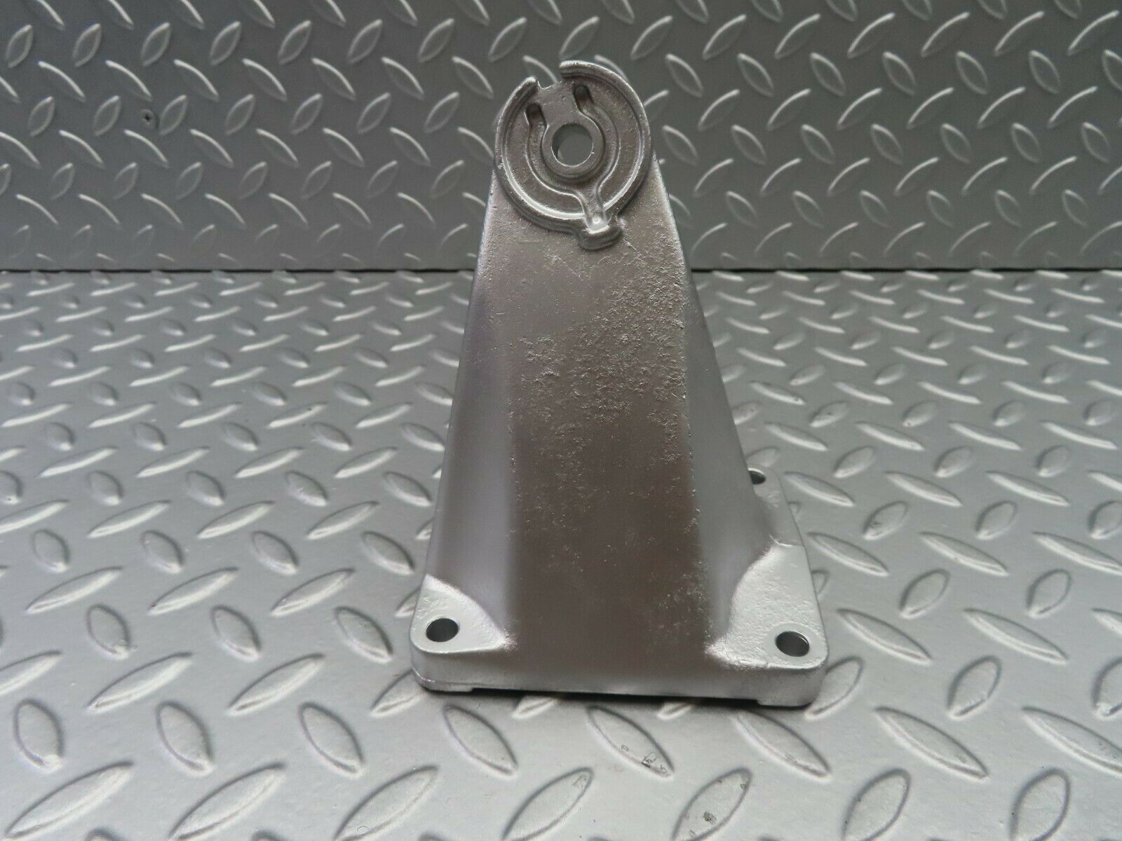 6794 Mercedes-Benz S124 E220 Wagon Engine Mount Bracket Right