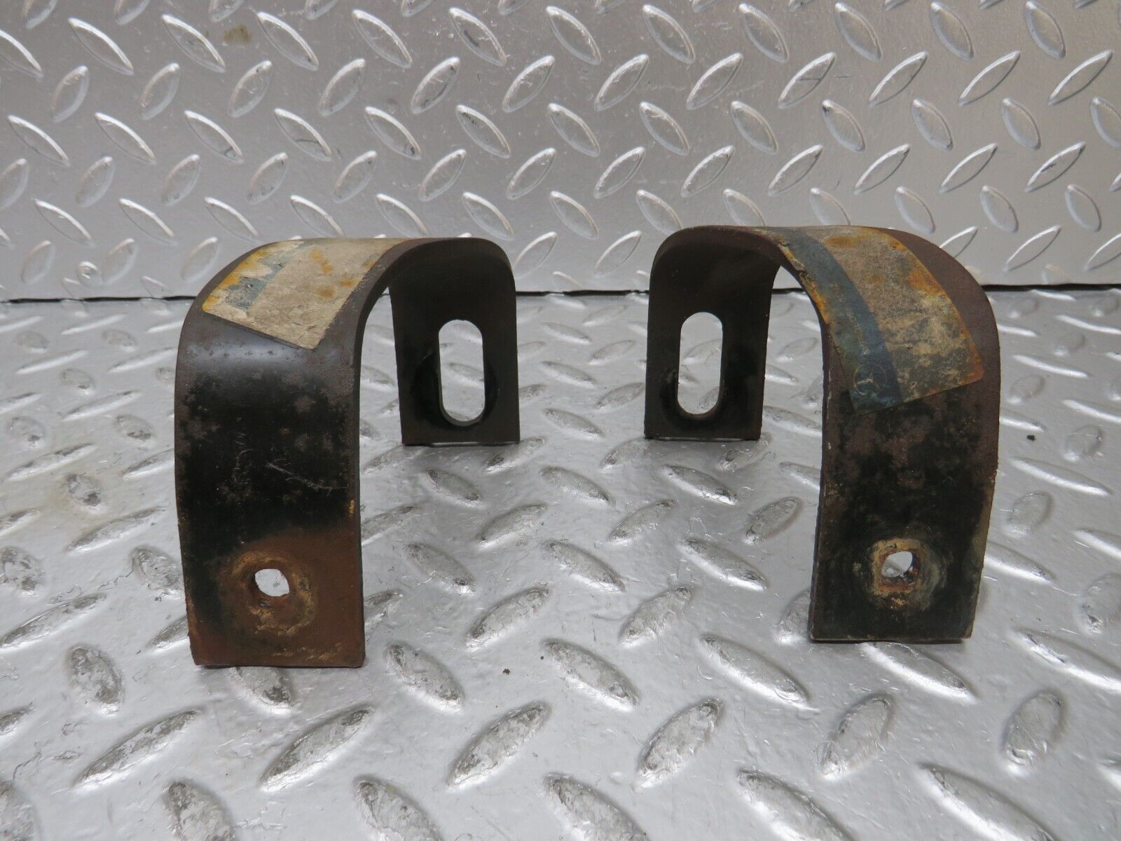 27394 Mercedes-Benz W123 280E Front Bumper Bracket Pair