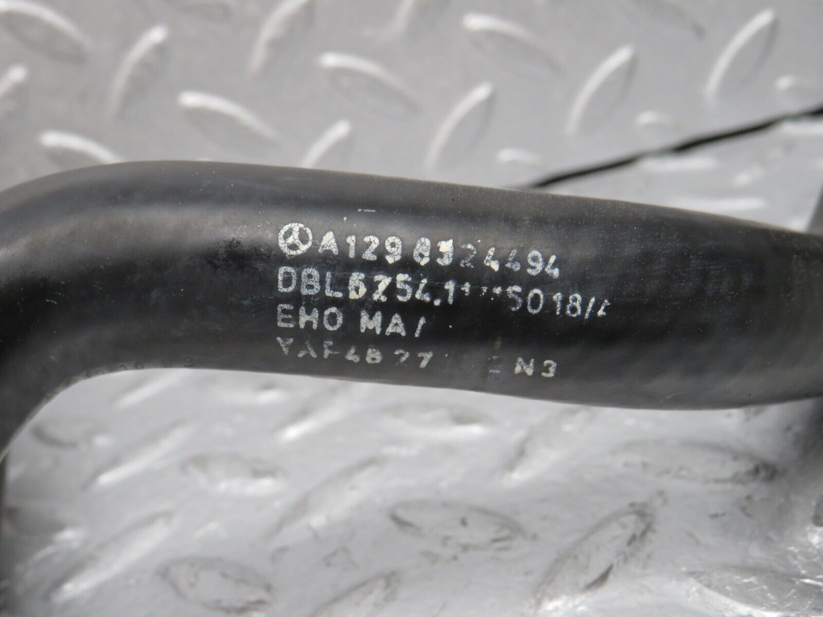 38561 Mercedes-Benz R129 280SL Coupe Coolant Hose Pipe 1298324494