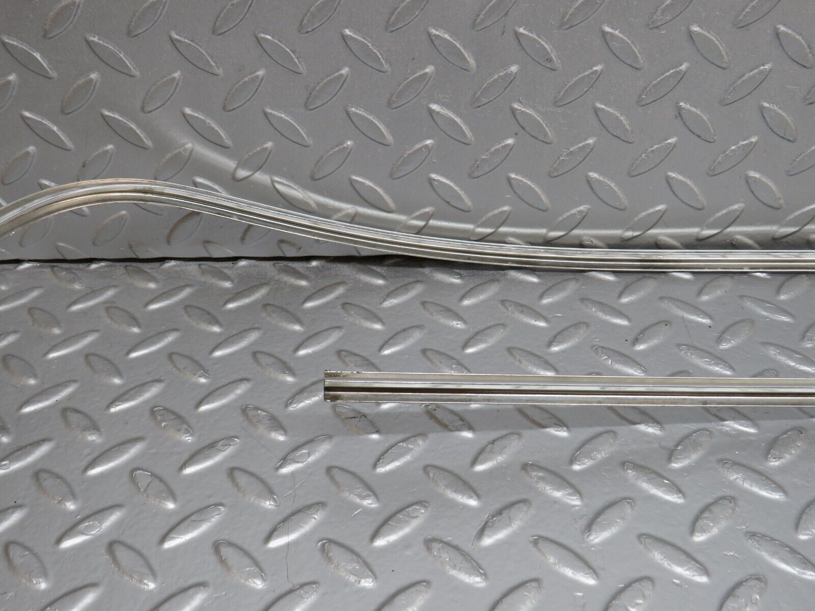 40492 Mercedes-Benz W110 230 Rear Windscreen Chrome Frame