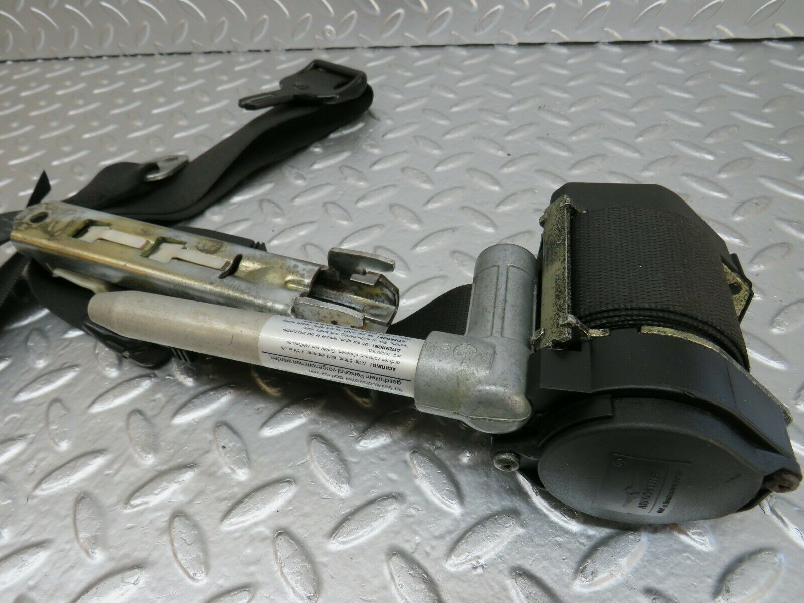 24386 Mercedes-Benz S124 220TE Wagon Front Left Seat Belt 1248609785