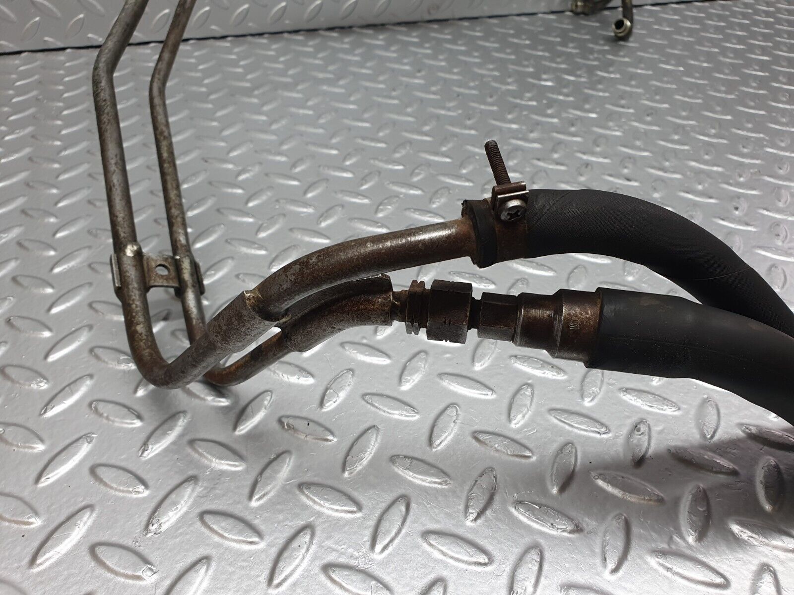 40817 Mercedes-Benz W123 300D Power Steering Oil Line Pipe