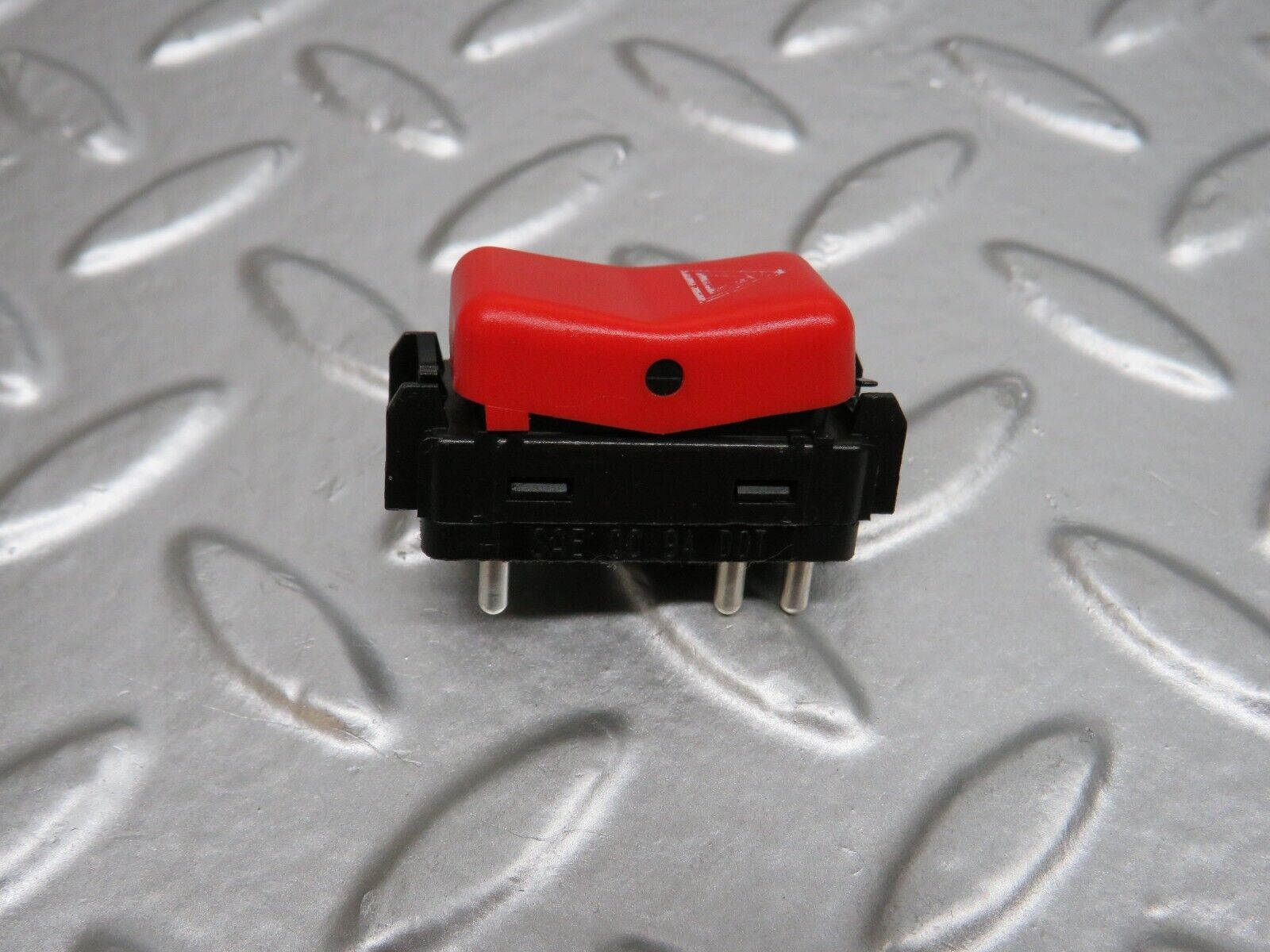 24685 Mercedes-Benz W140 S320 Hazard Warning Light Switch 1408216451