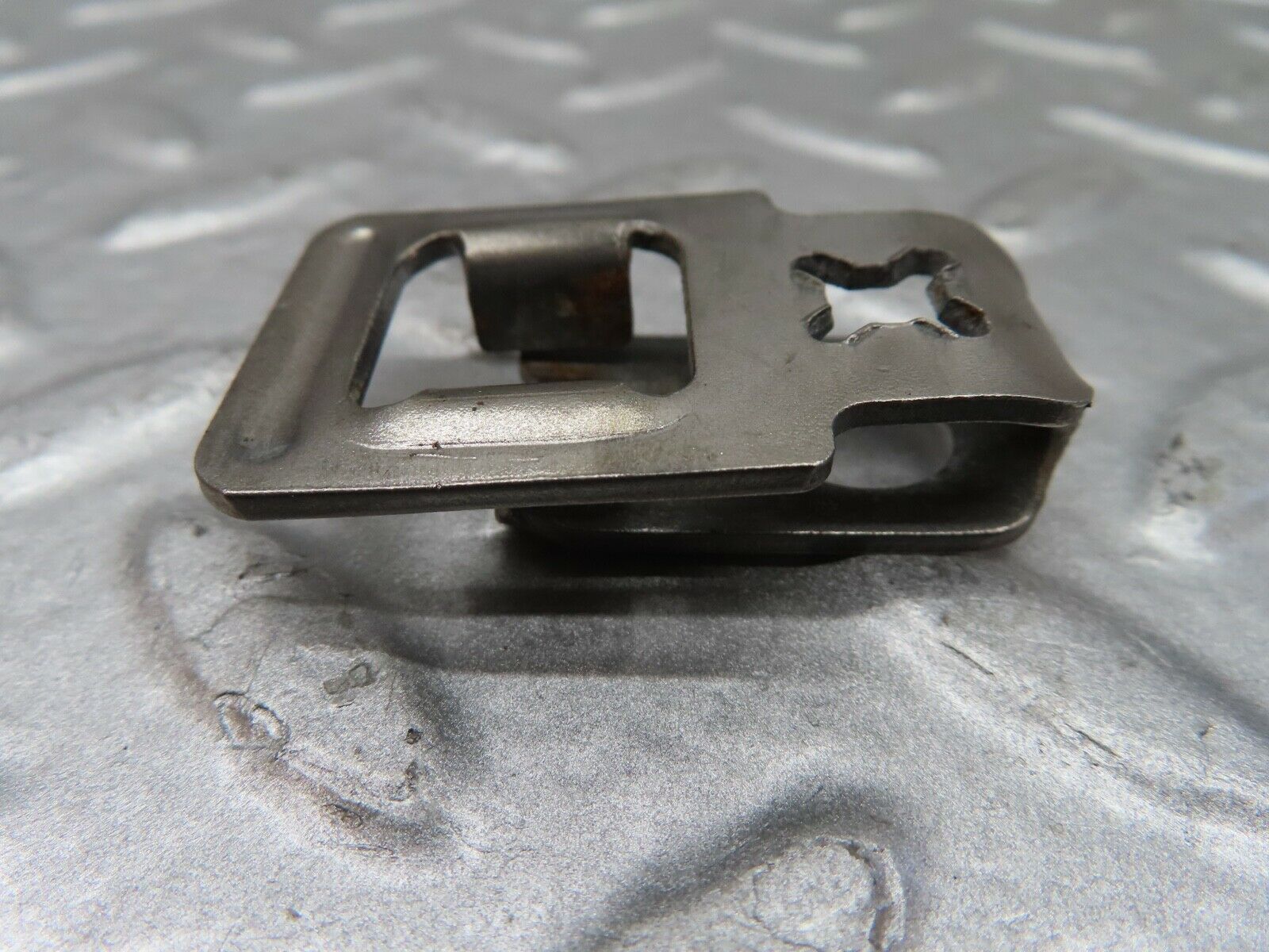 20055 Mercedes-Benz R129 300SL Coupe Fuel Injector Bracket