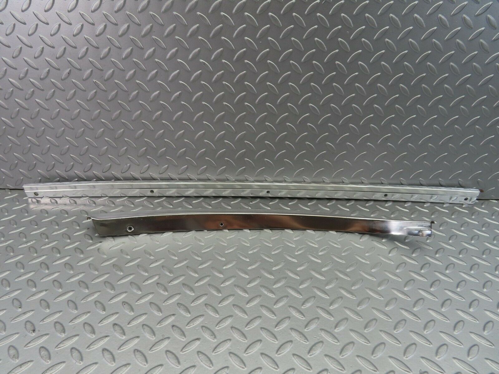 7438 Mercedes-Benz W116 450SE Roof Chrome Moulding Right Side