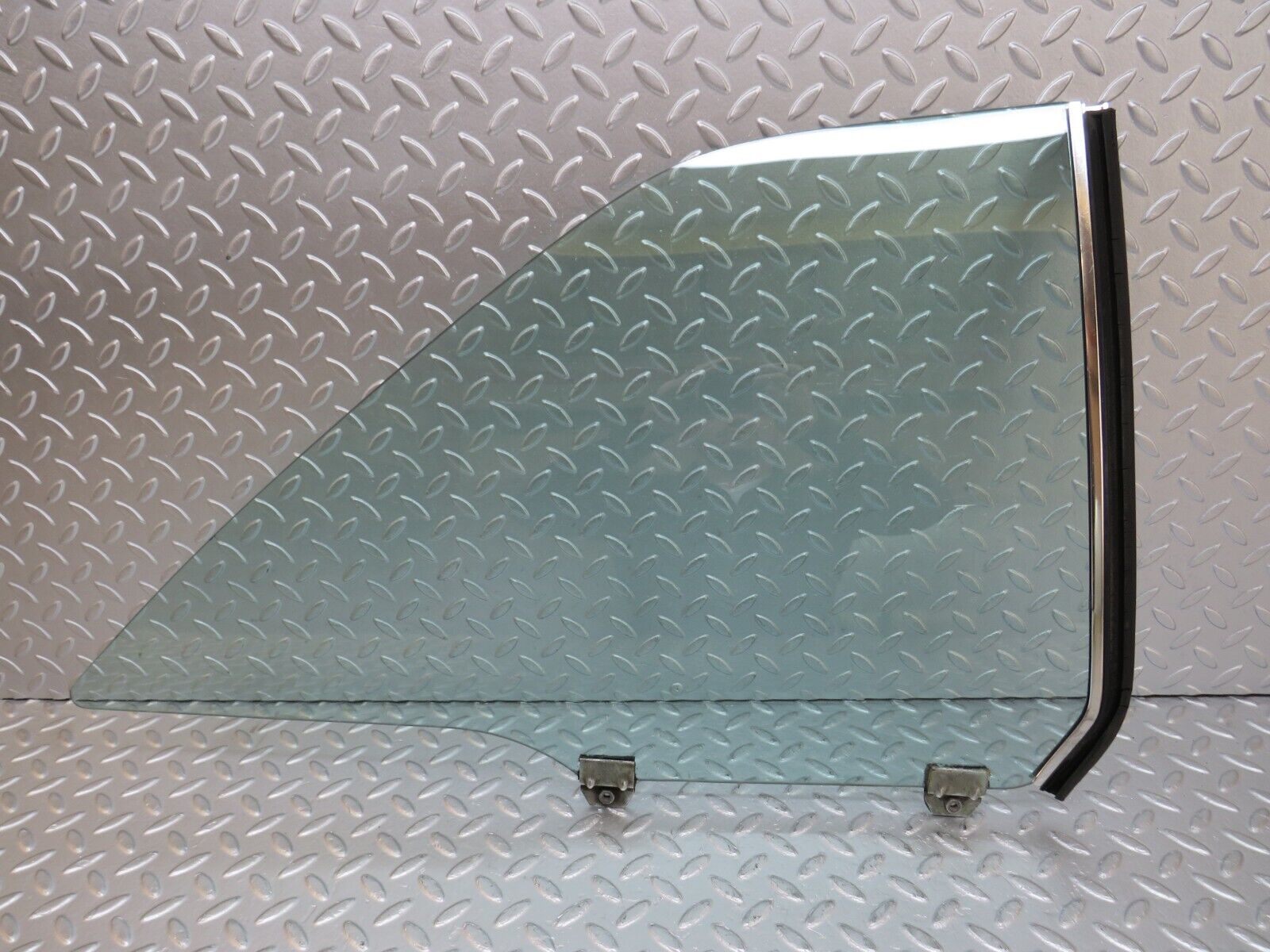 34412 Mercedes-Benz C126 380SEC Coupe Rear Right Window Glass