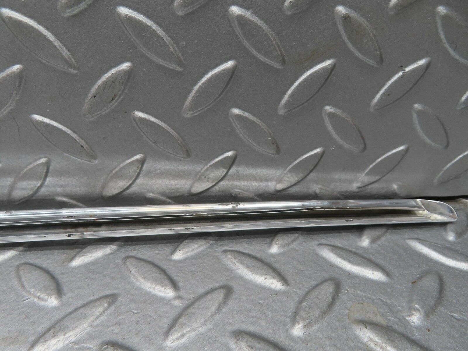 13600 Mercedes-Benz W123 200 Front Left Door Chrome Moulding Trim