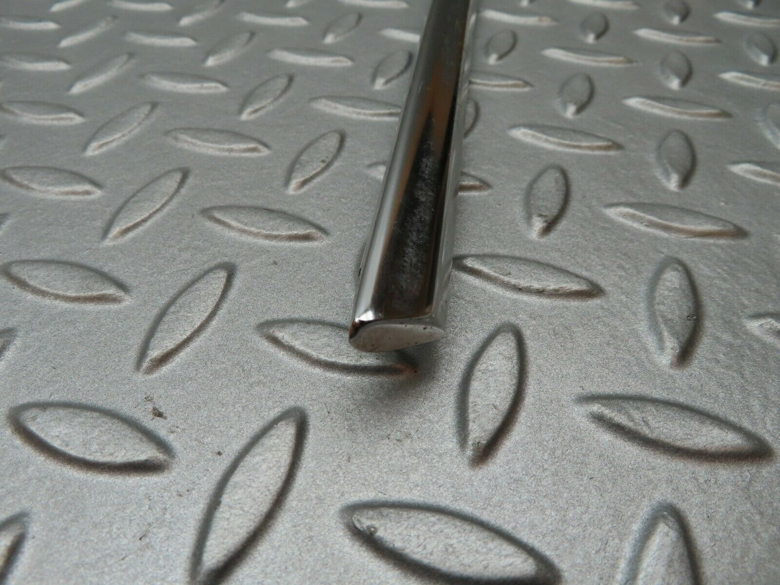 3742 Mercedes-Benz S123 200T Wagon Front Right Door Chrome Moulding Trim