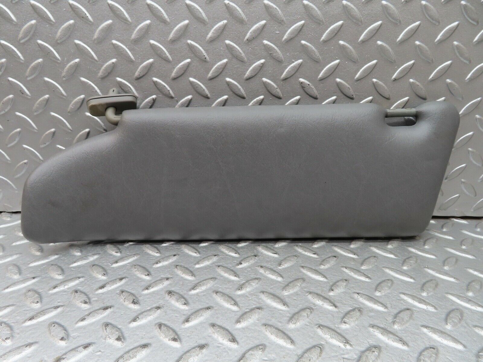 19454 Mercedes-Benz C140 CL420 Coupe Sun Visor Right Side Grey