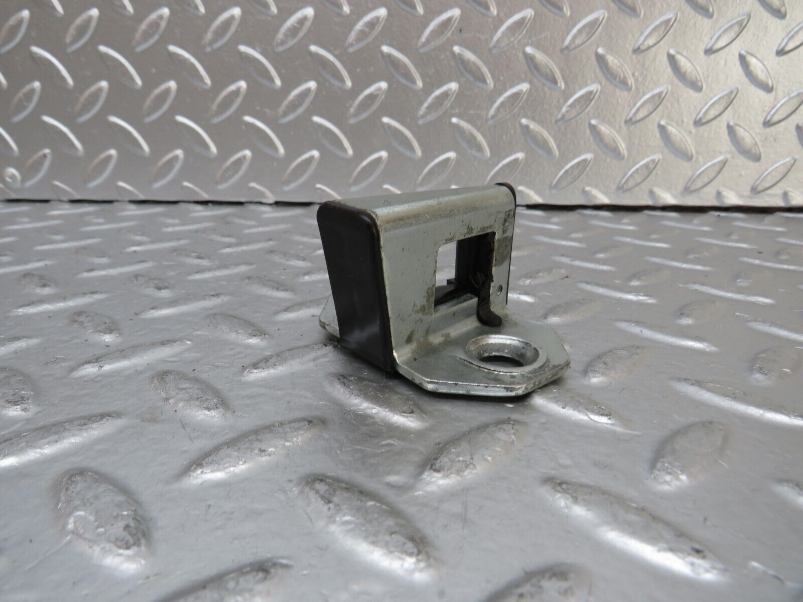 25032 Mercedes-Benz W140 S320 Door Lock Latch Left Side