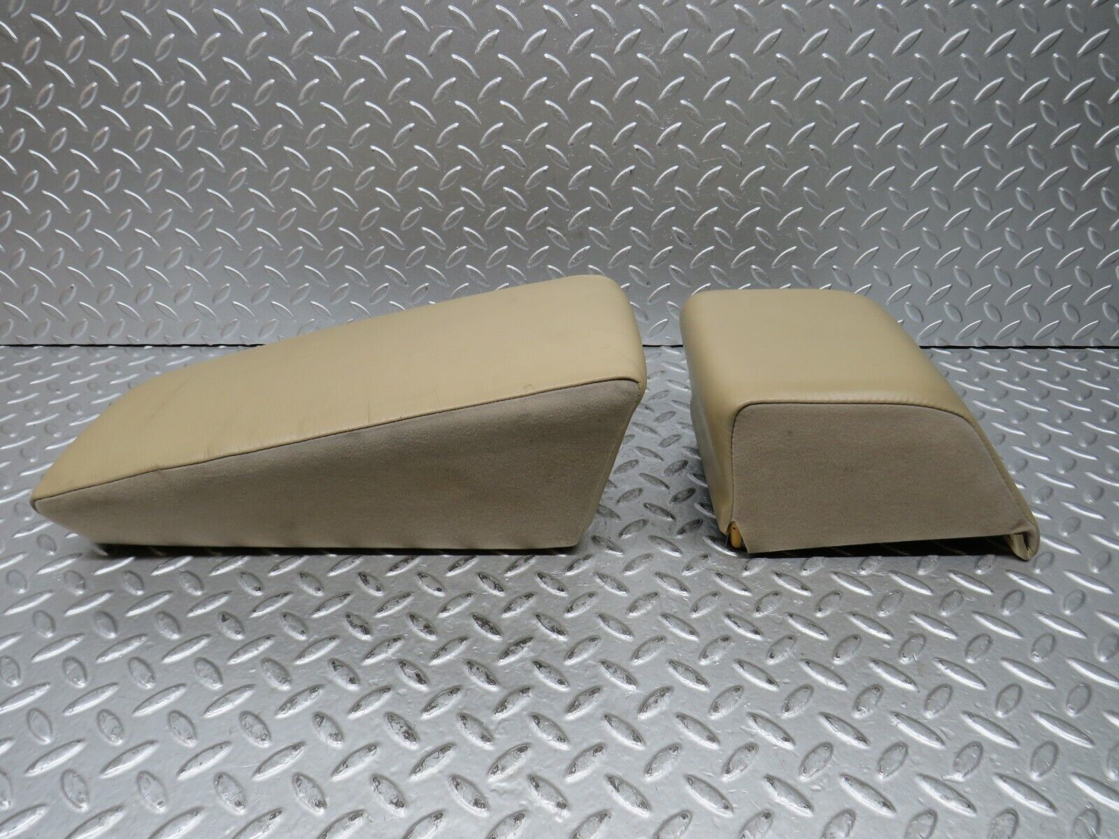 28981 Mercedes-Benz C124 320CE Rear Seat Centre Pillows