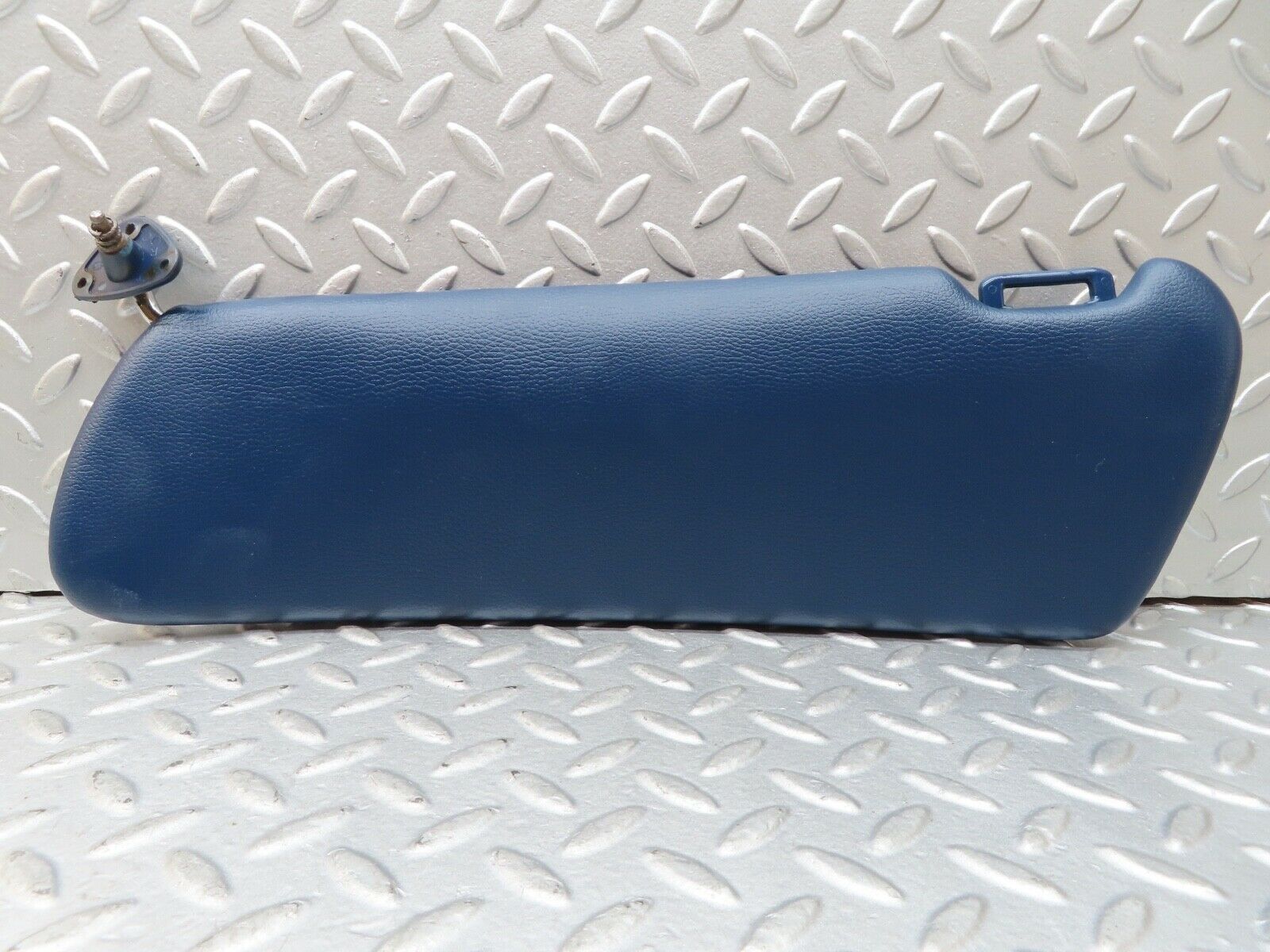 17530 Mercedes-Benz W116 450SEL Sun Visor Right Side Blue