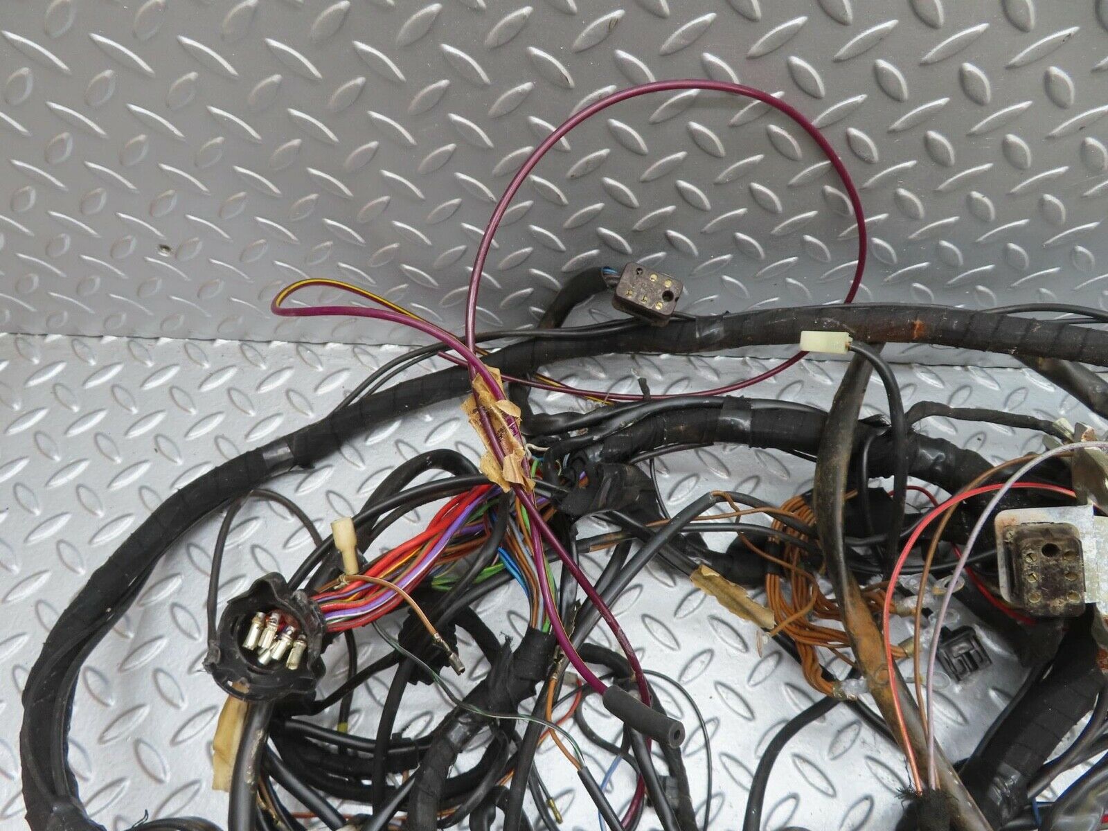 13570 Mercedes-Benz W123 200 Engine Chassis Body Wire Wiring Harness