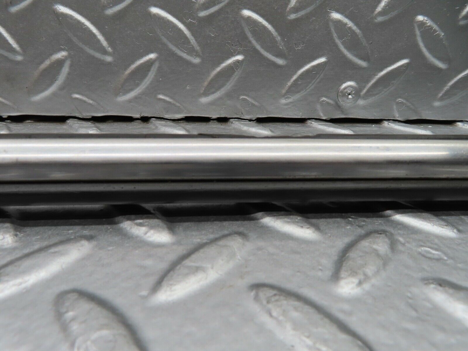 20961 Mercedes-Benz W114 250CE Coupe Rear Right Fender Wing Centre Moulding Trim