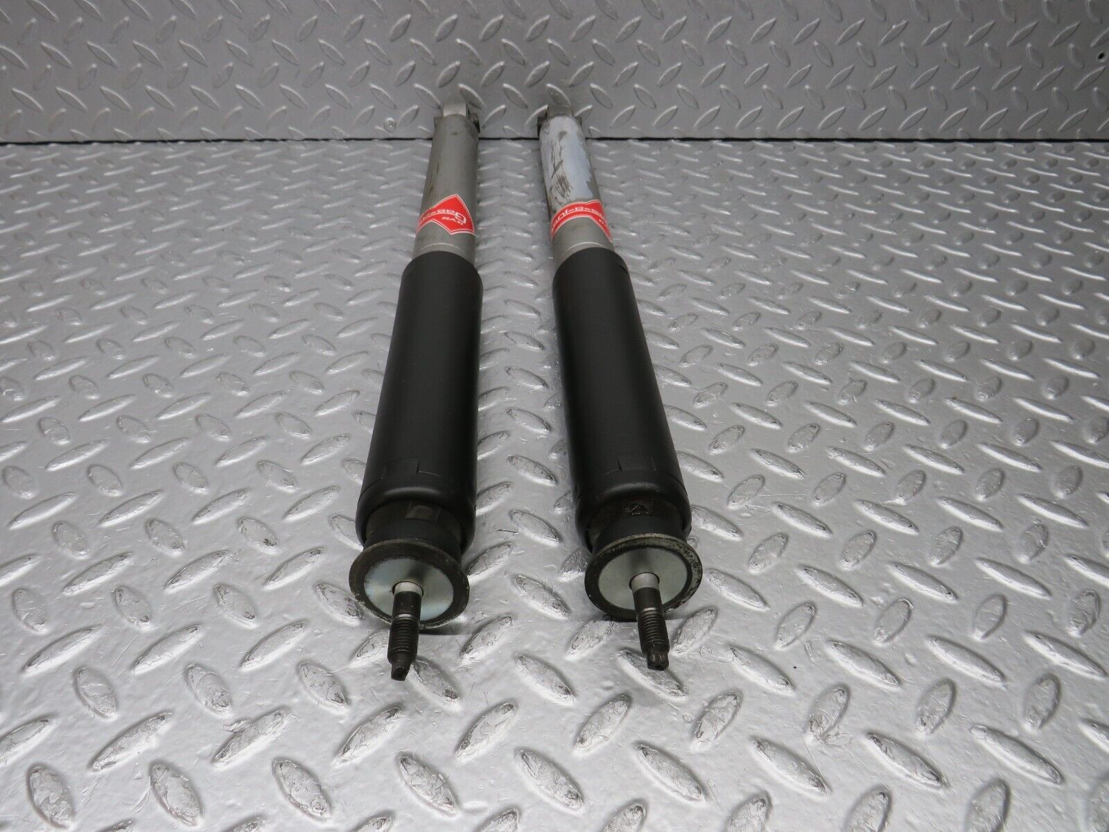 38897 Mercedes-Benz W201 190E 2.6L Rear Shock Absorber Kyb 553177