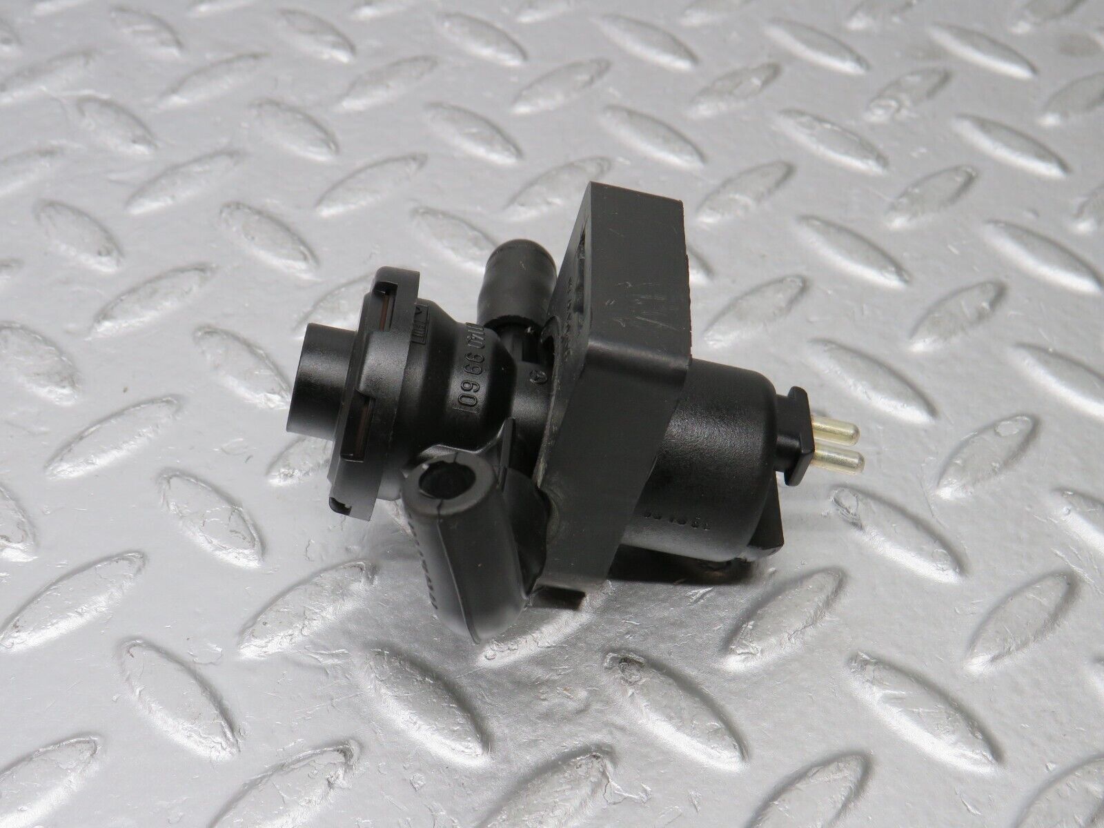 38326 Mercedes-Benz R129 280SL Coupe Fuel Regeneration Valve 0011409960 1201411240