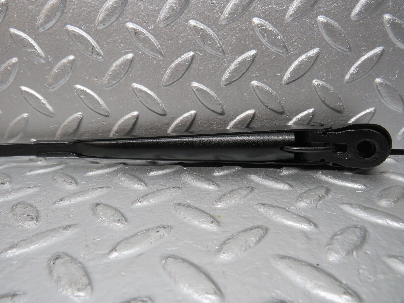 31161 Mercedes-Benz W123 200D Wiper Arm Bosch Left Side