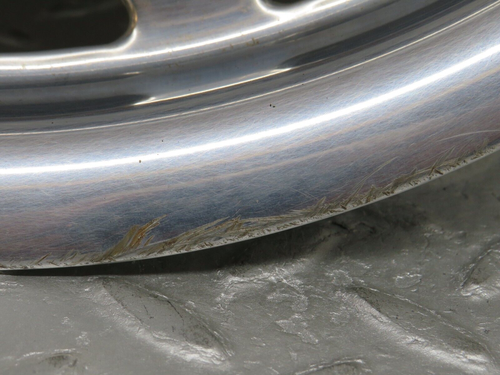 37465 Mercedes-Benz W109 300SEL Wheel Hub Cap 14"