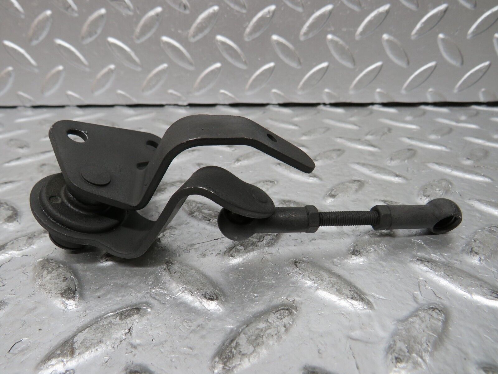 27448 Mercedes-Benz W123 280E Throttle Linkage