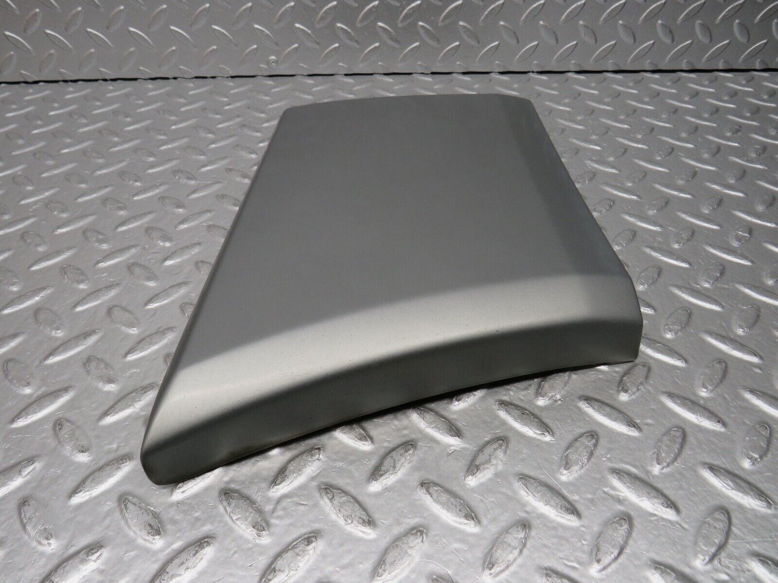 31651 Mercedes-Benz W201 190LE 1.8L Front Left Fender Wing Moulding Trim 2016905340