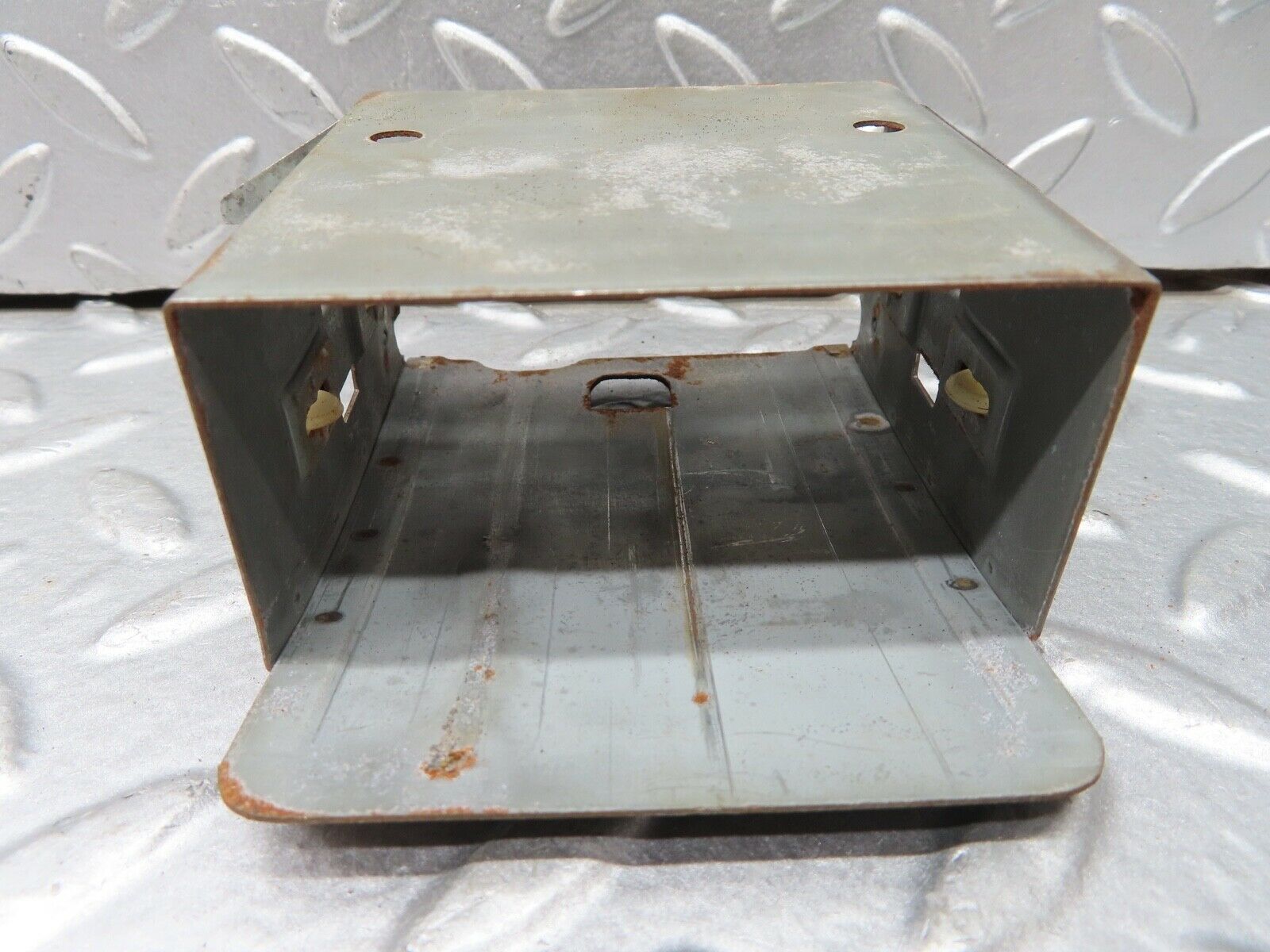 18511 Mercedes-Benz W111 220SE Coupe Ashtray Housing