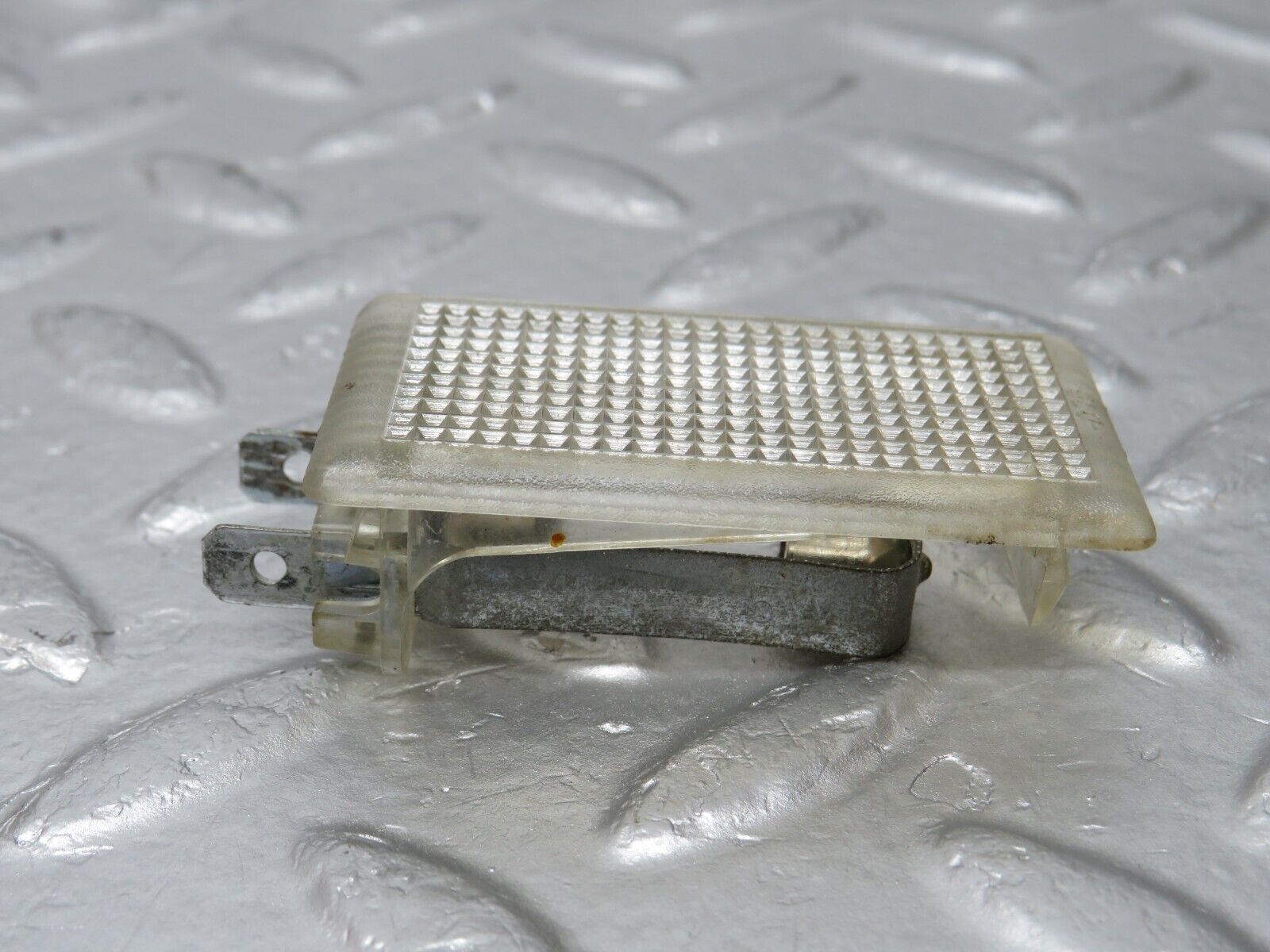 34642 Mercedes-Benz C126 380SEC Coupe Glove Box Light