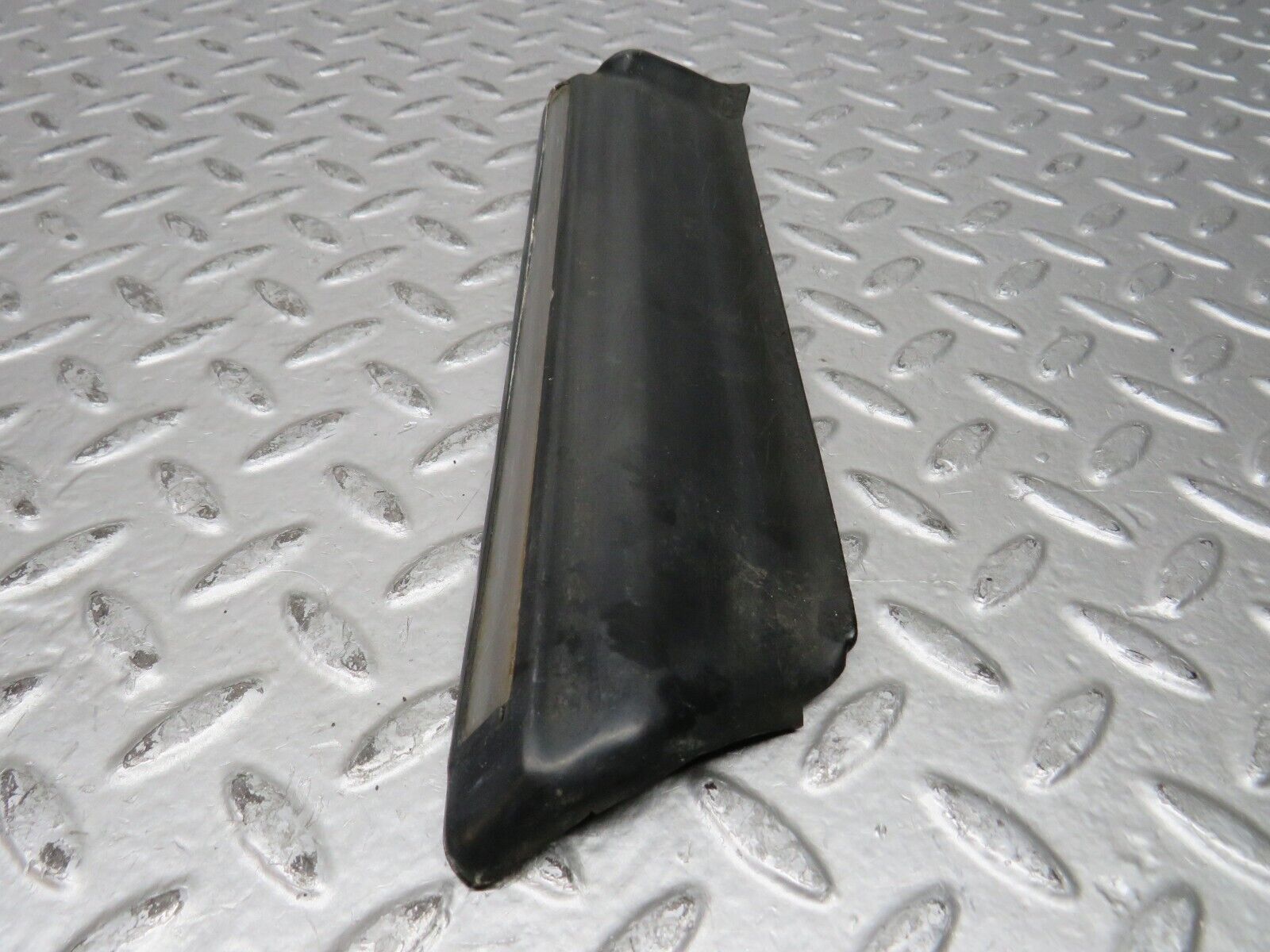 28618 Mercedes-Benz W123 280E Front Left Fender Wing Lower Moulding Trim