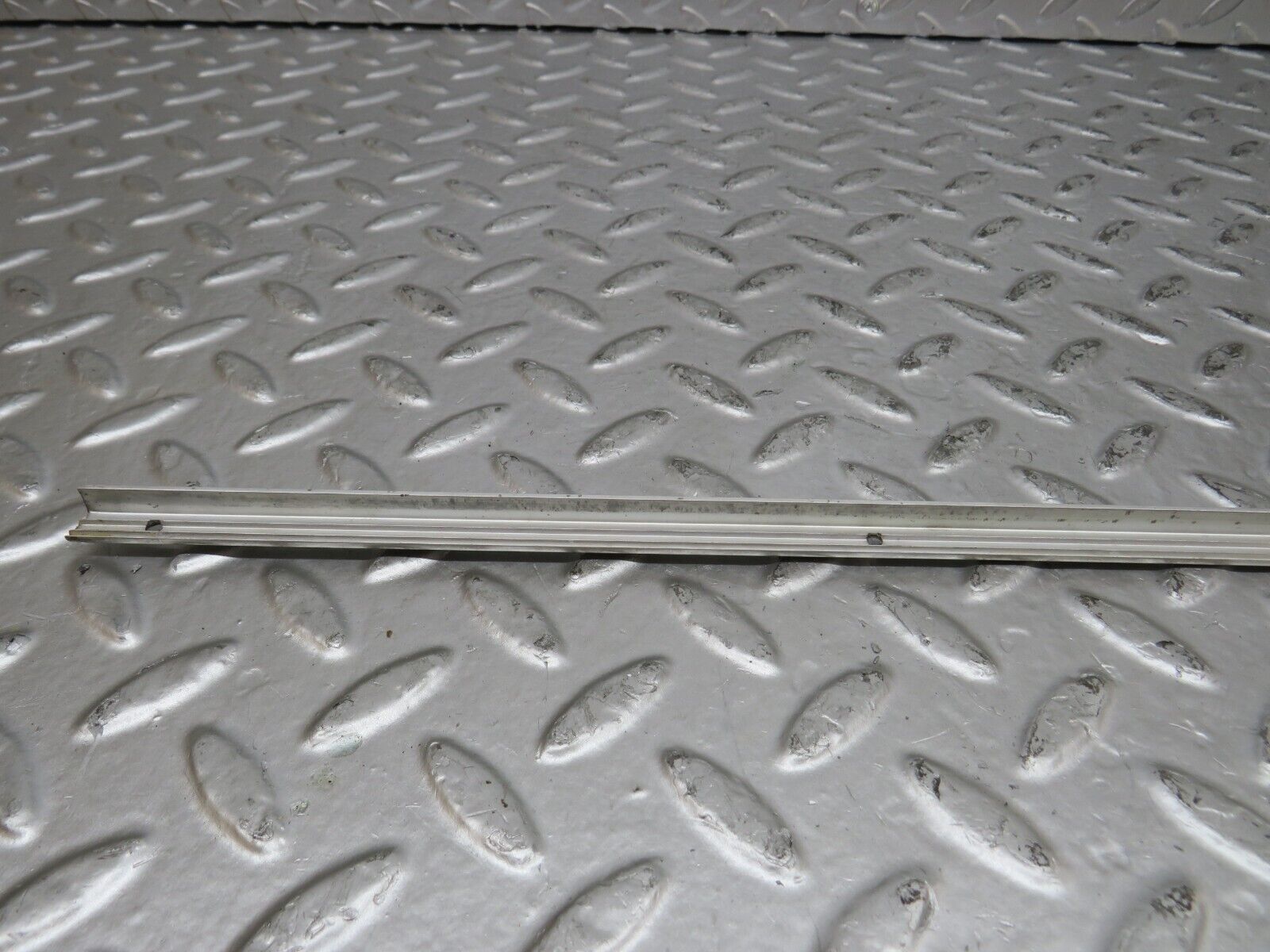 26639 Mercedes-Benz C124 220CE Coupe Sunroof Chrome Trim