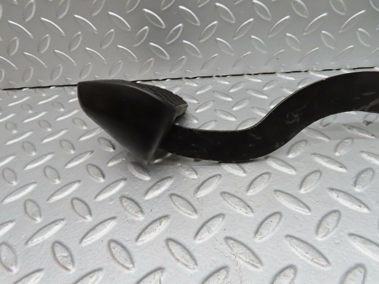 14396 Mercedes-Benz W116 350SE Brake Pedal 1232910082