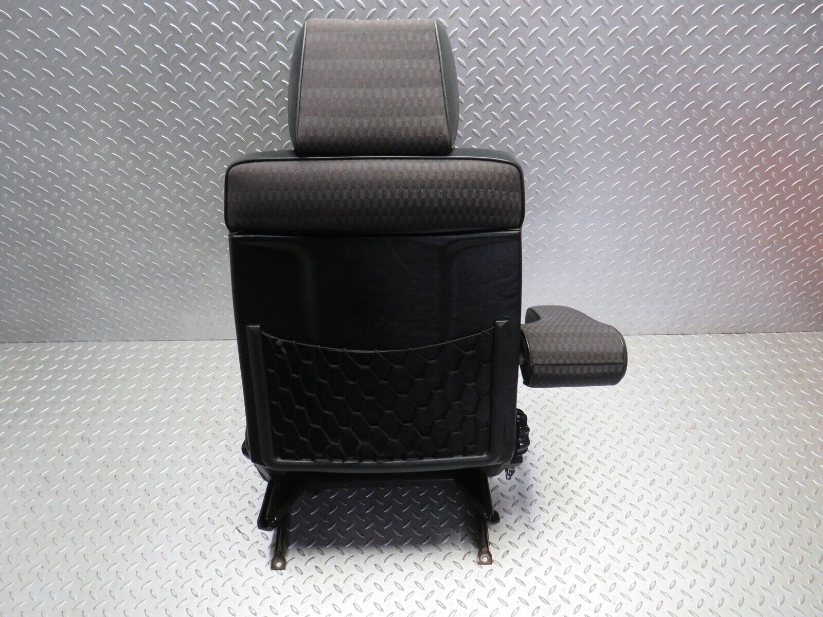 31574 Mercedes-Benz W201 190LE 1.8L Front Left Passenger Seat Black 2019101450