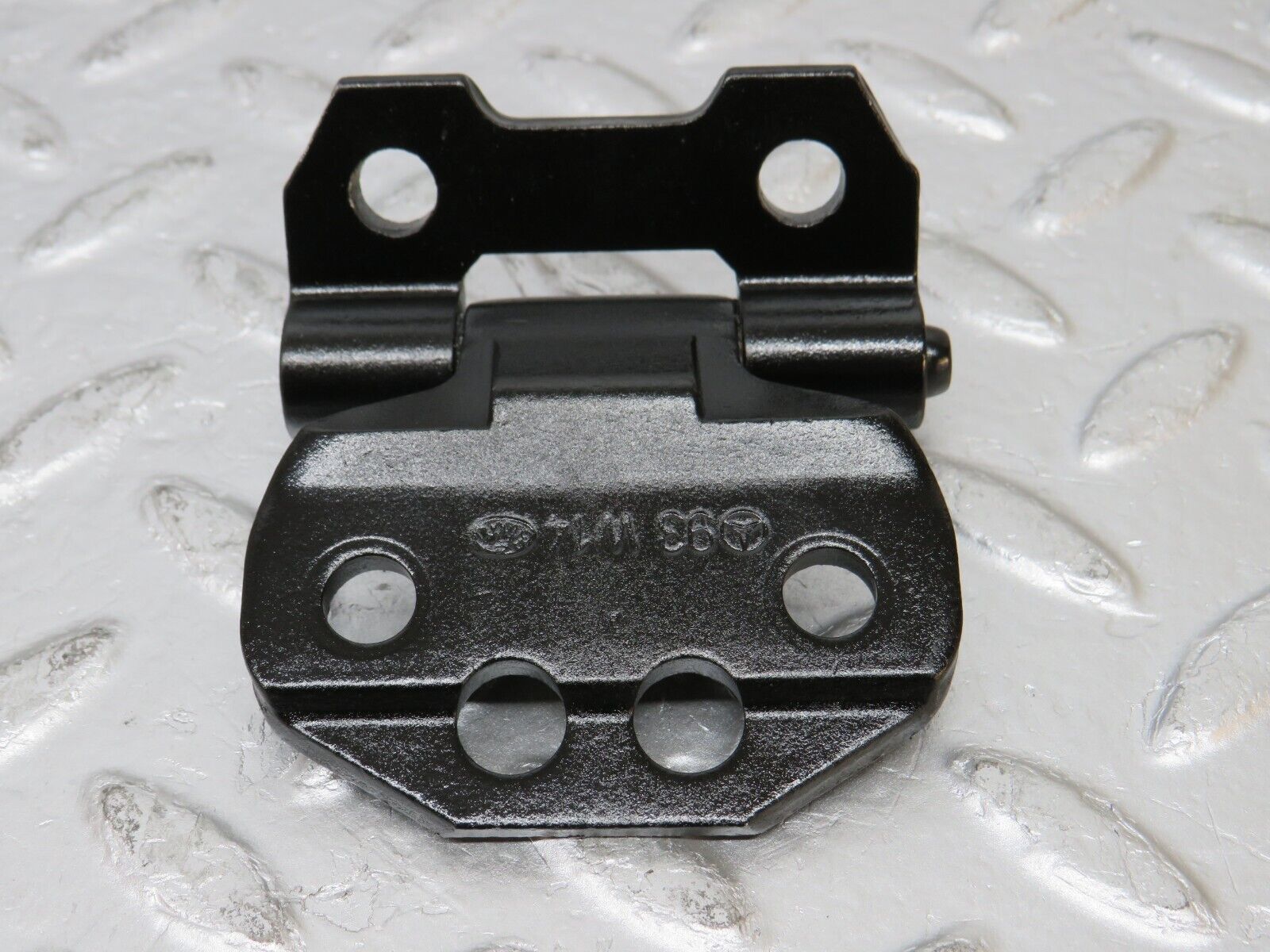 31540 Mercedes-Benz S124 220TE Wagon Door Hinge Left Side