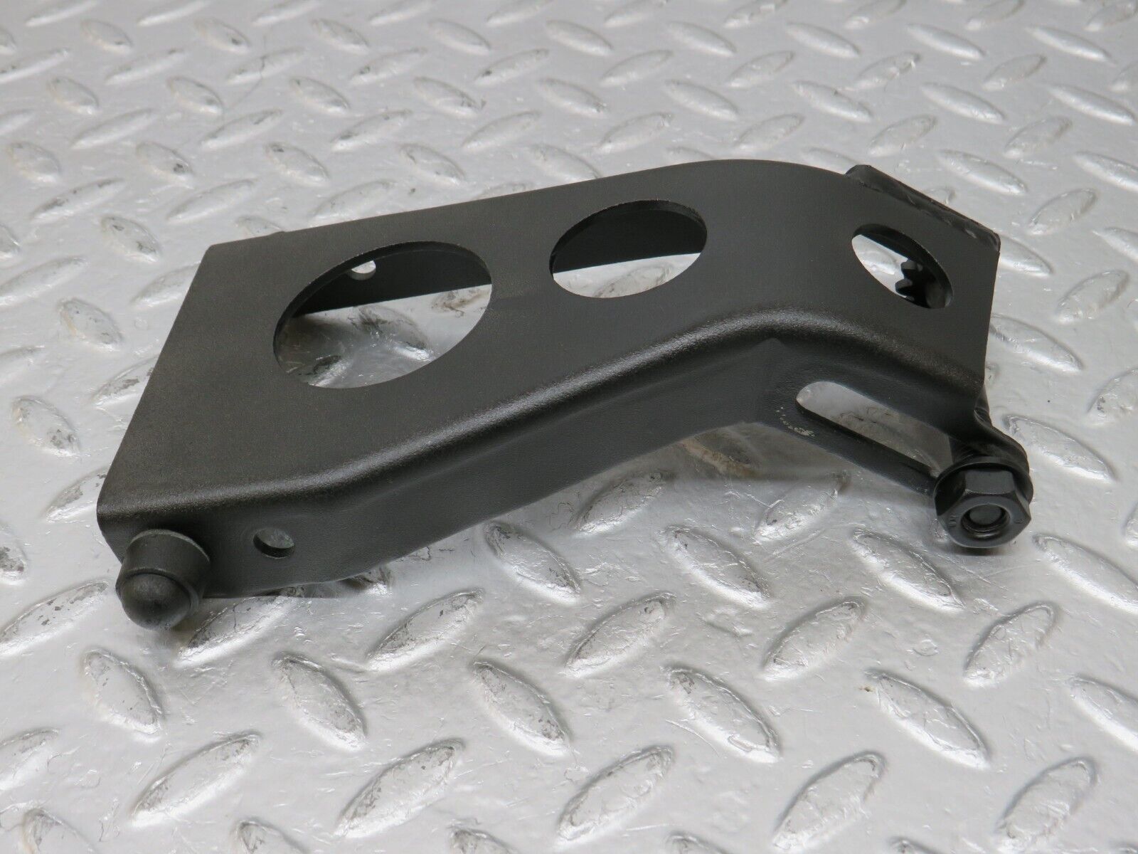 34587 Mercedes-Benz C126 380SEC Coupe Alternator Generator Bracket