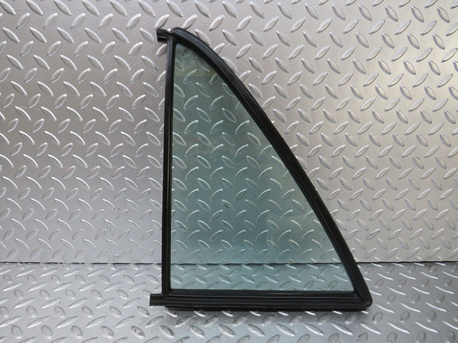 26058 Mercedes-Benz W116 450SE Rear Left Quarter Window Glass