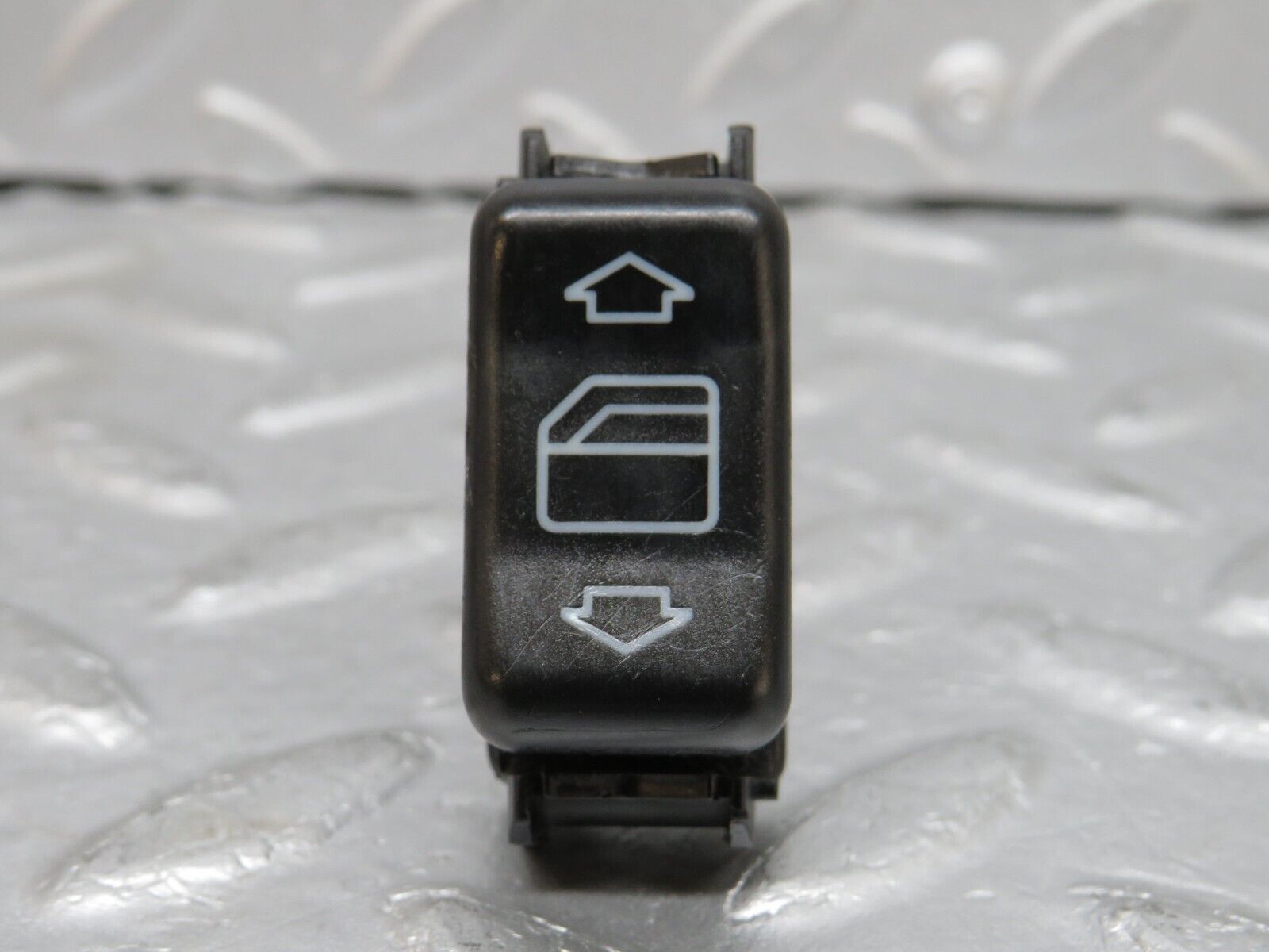 38084 Mercedes-Benz A124 320E Electric Window Switch Left Side 1248208910