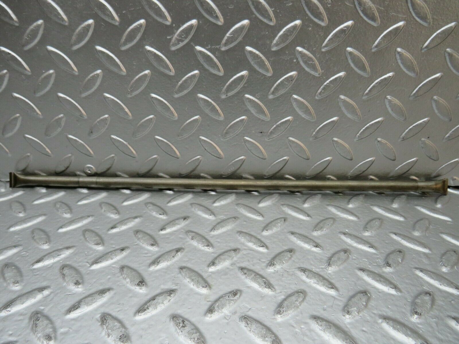 23133 Mercedes-Benz C123 230CE Coupe Camshaft Oil Tube