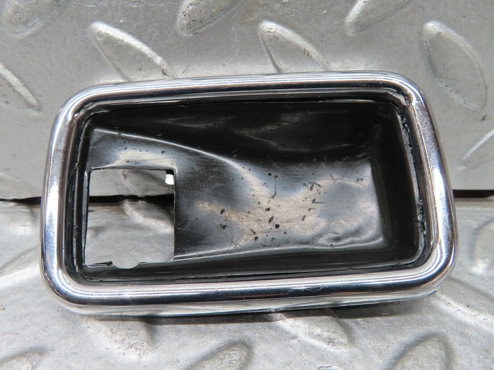 19162 Mercedes-Benz W123 300D Chrome Frame For Door Opener Left 1087660511