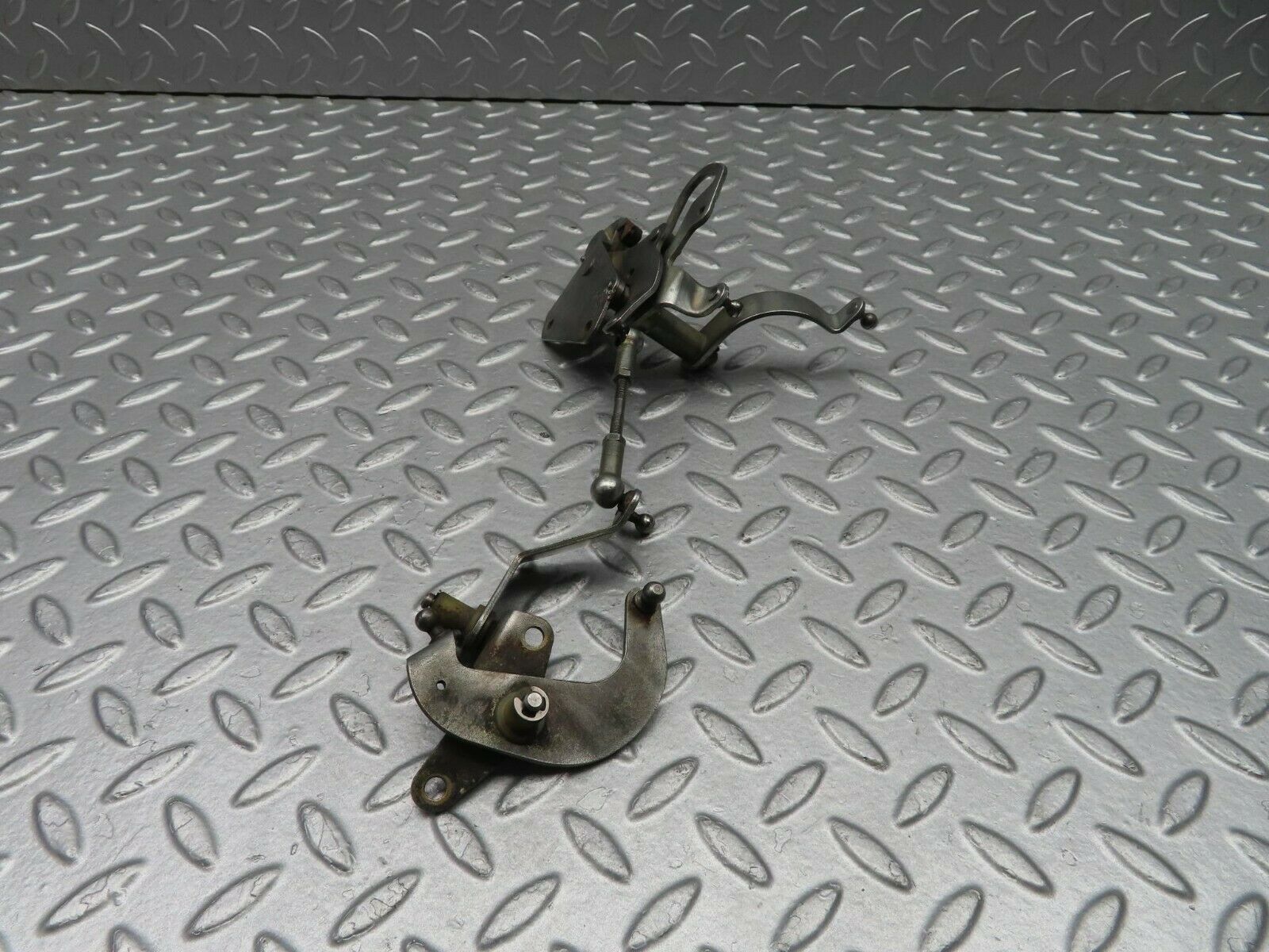 10147 Mercedes-Benz C123 230CE Coupe Throttle Linkage