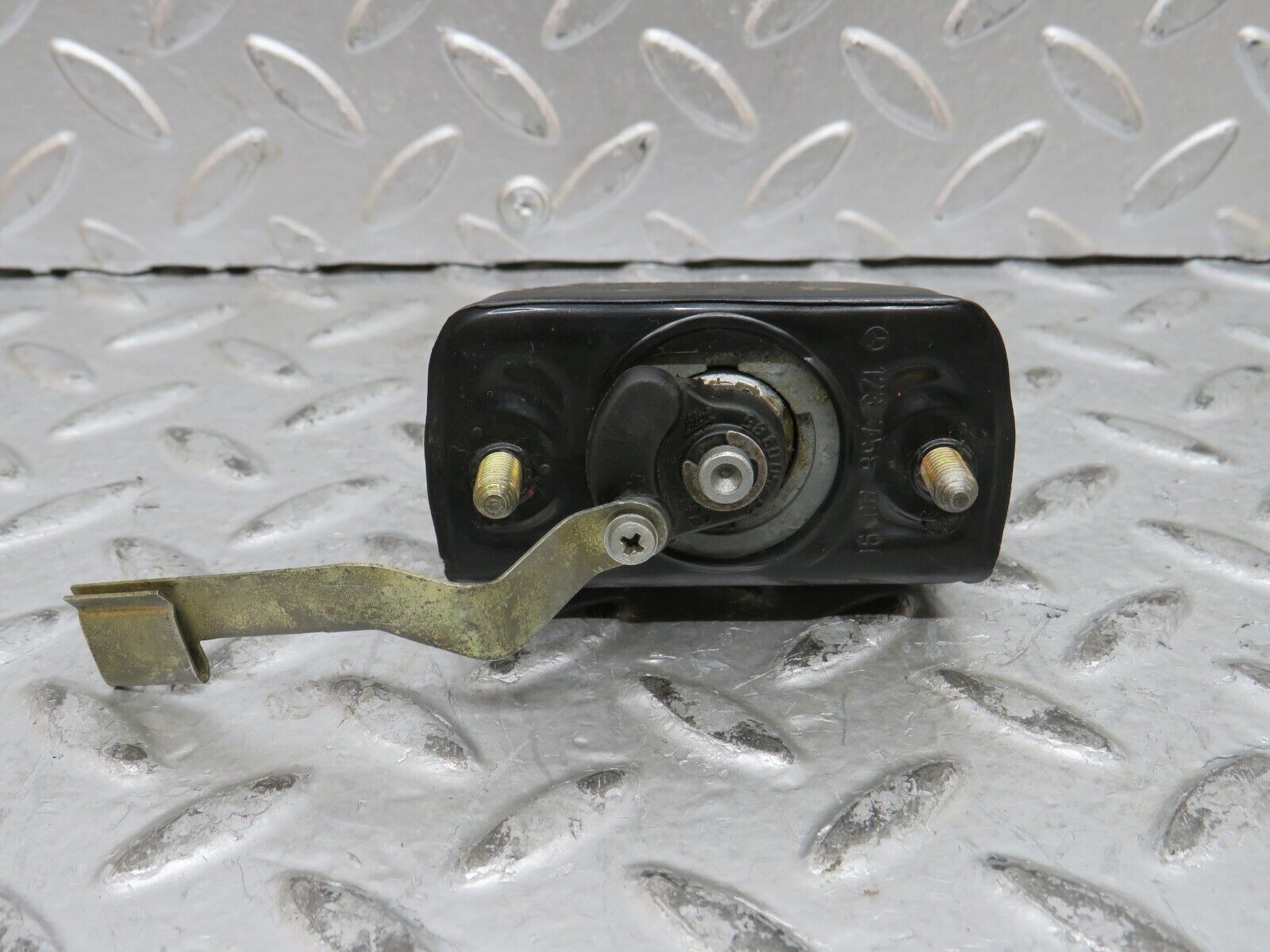 28904 Mercedes-Benz W123 230E Trunk Lock No Key 1237580096