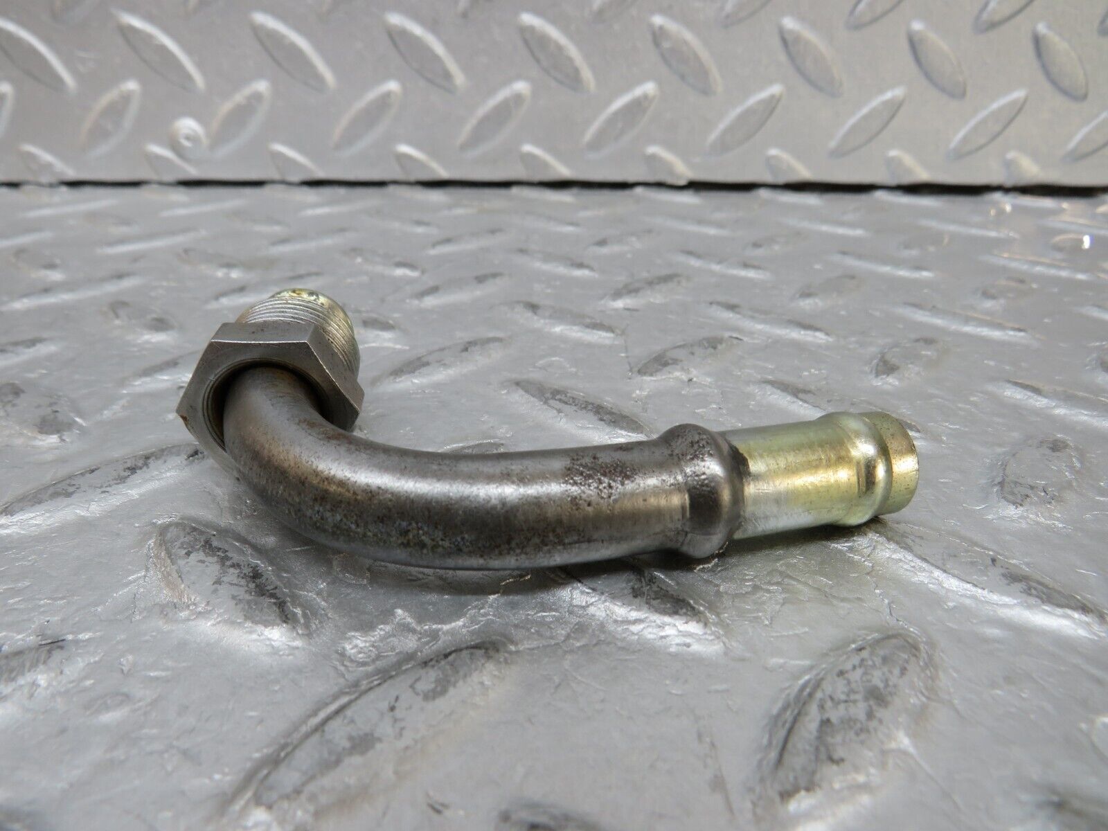 37147 Mercedes-Benz C126 420SEC Coupe Oil Line Pipe