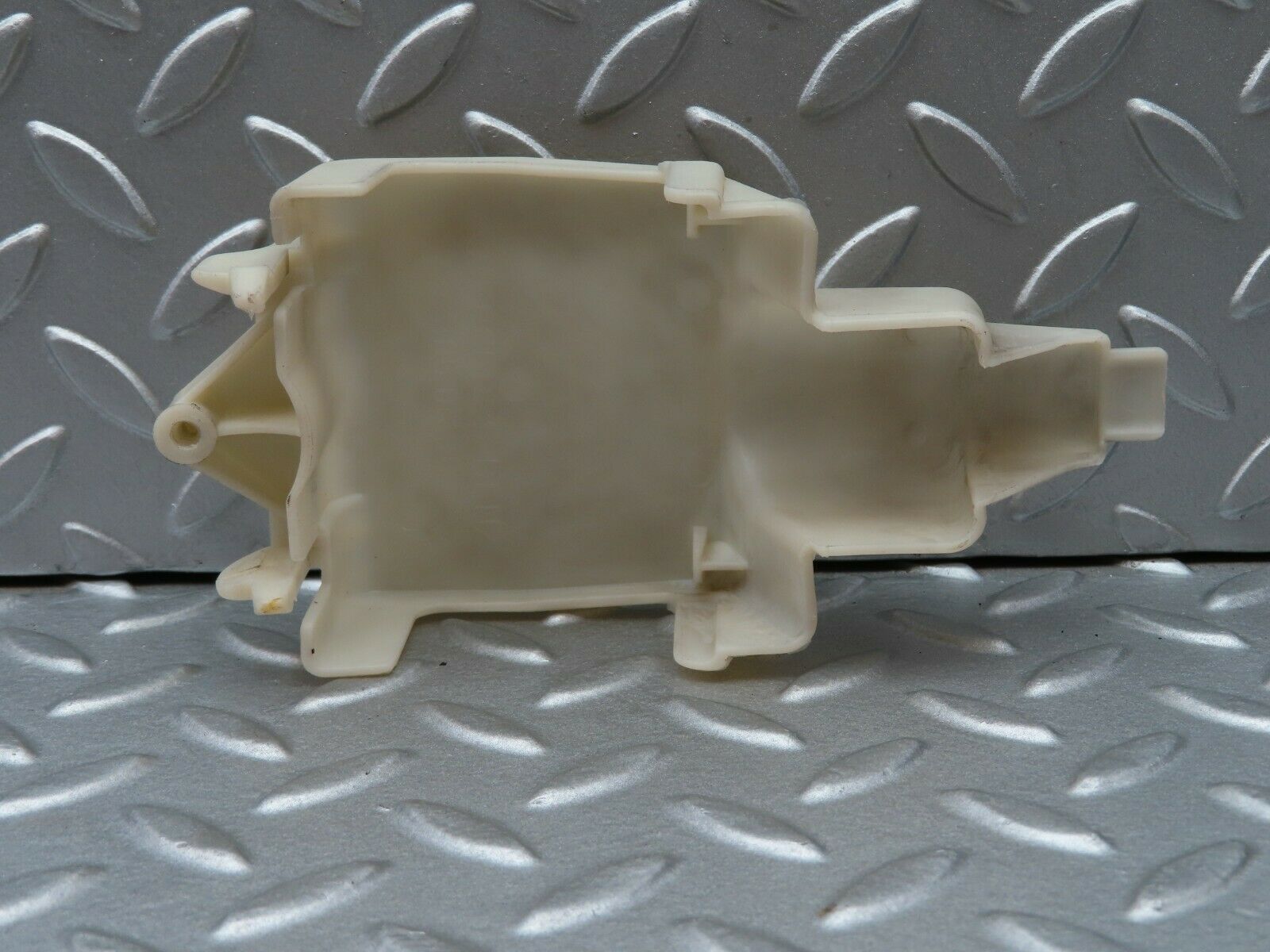 5318 Mercedes-Benz W124 230E Rear Door Lock Vacuum Actuator Cover 1248050590