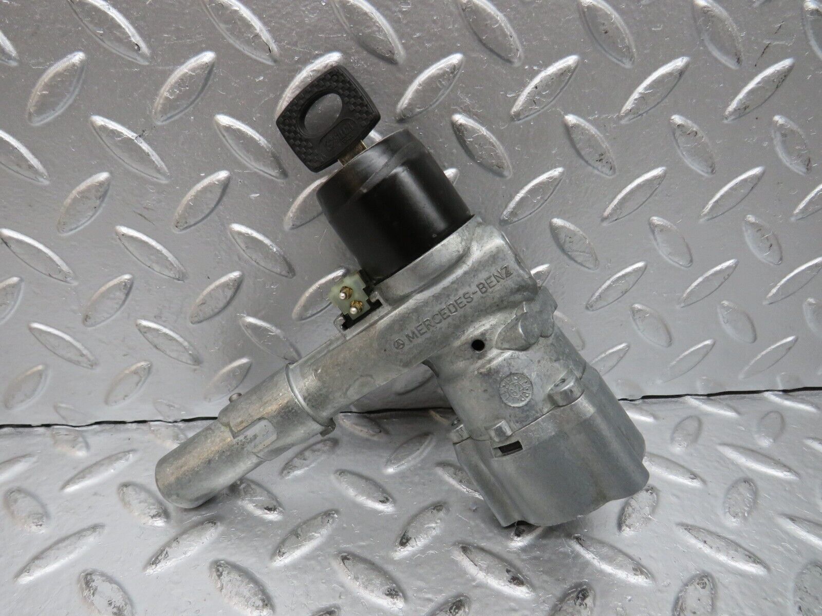 29774 Mercedes-Benz W123 230E Steering Lock Ignition Switch With Key 1264620630