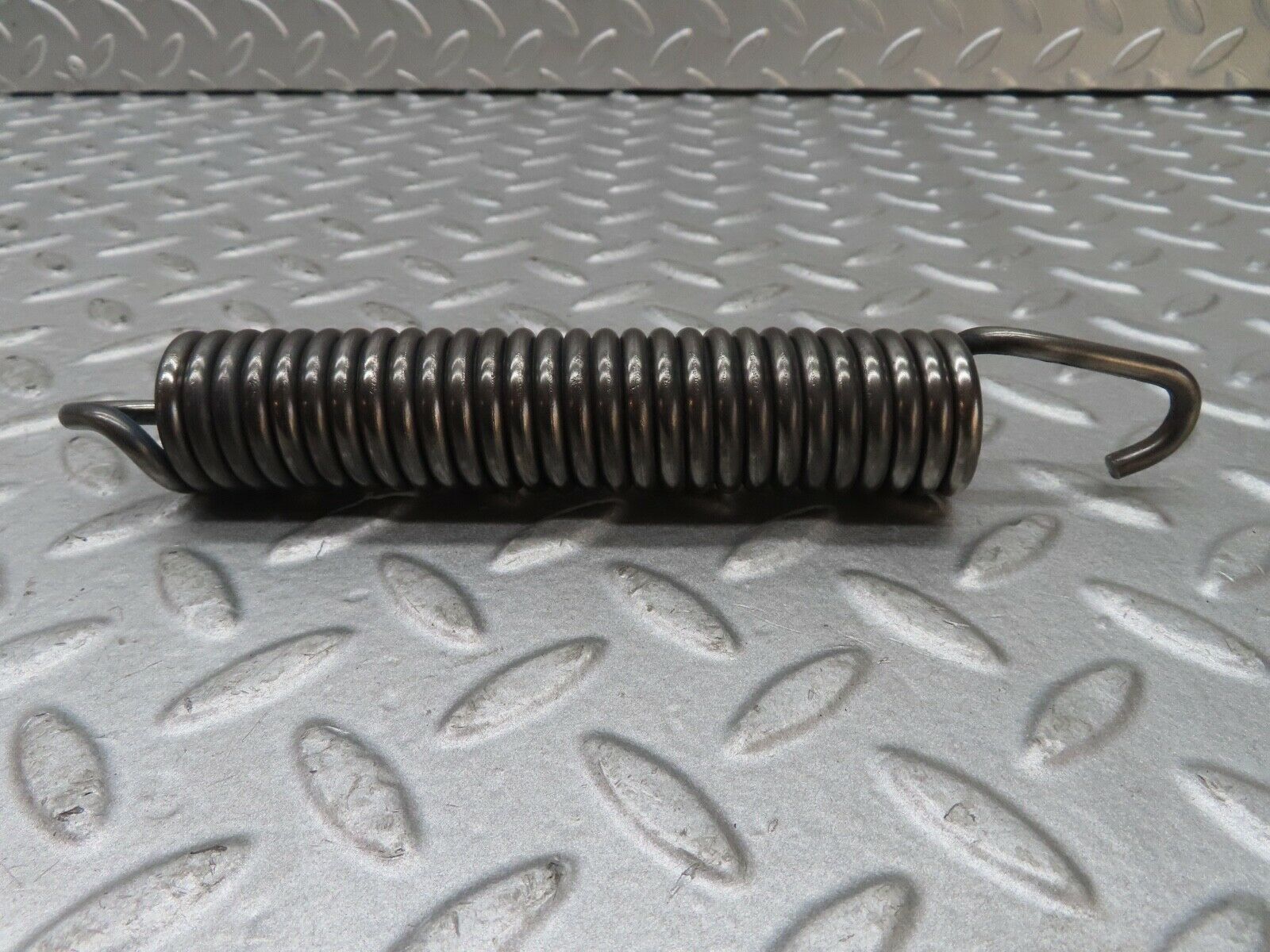 17602 Mercedes-Benz W116 450SEL Bonnet Hinge Spring