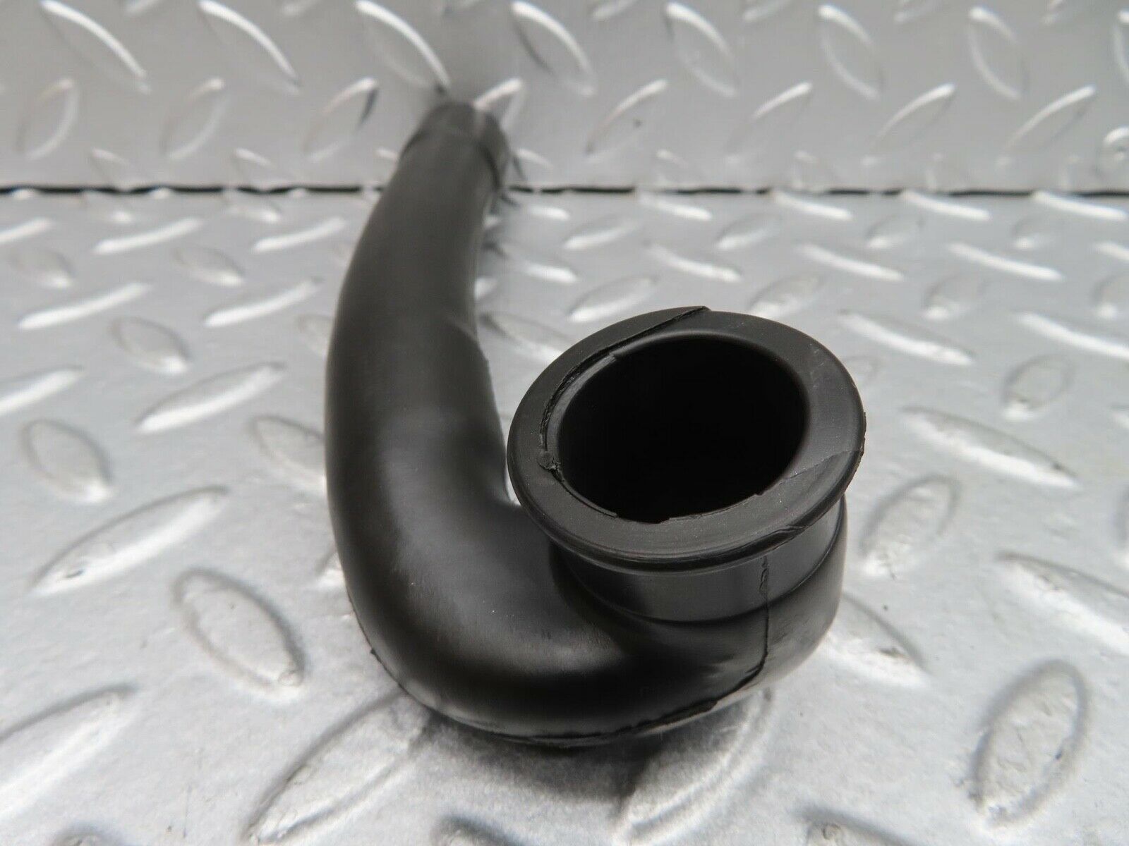 14420 Mercedes-Benz W116 350SE Air Intake Breather Hose 1160940691