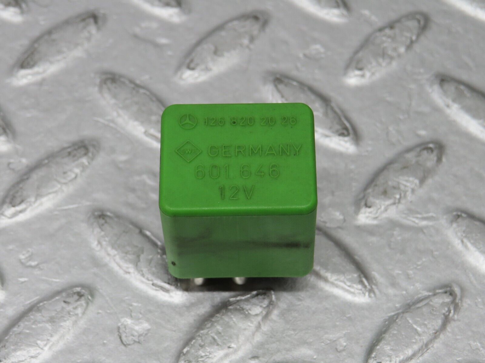 36087 Mercedes-Benz W126 420SE Headlight Wiper Relay 1268202026