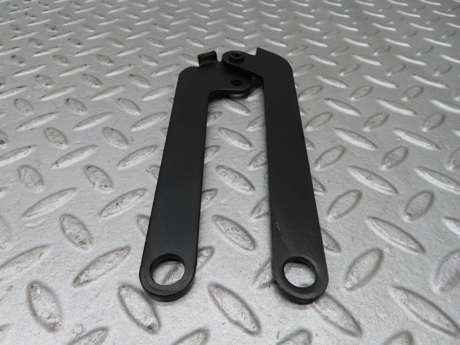 17598 Mercedes-Benz W116 450SEL Bonnet Hinge Right Side