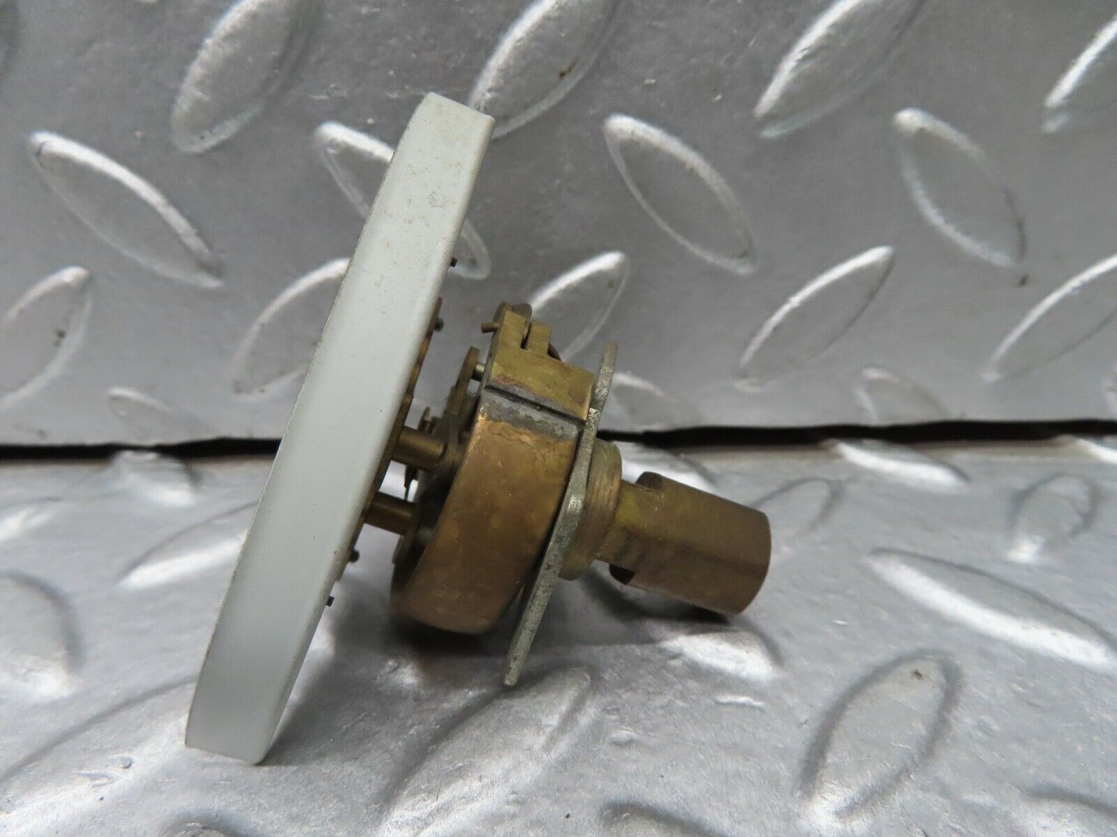 18346 Mercedes-Benz W115 Oil Pressure Gauge