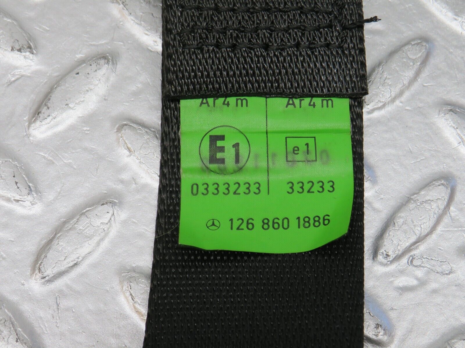 33833 Mercedes-Benz W201 190E 2.0L Rear Seat Belt Set With Buckles 1268601886