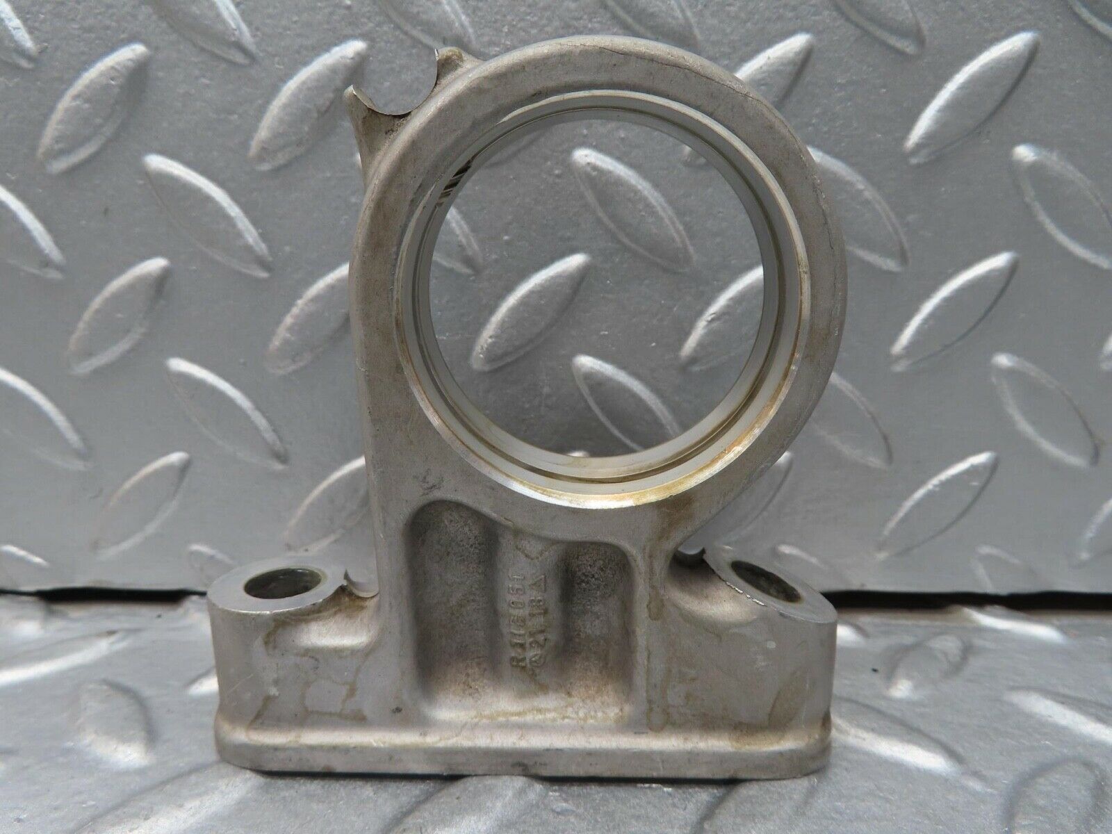 16547 Mercedes-Benz C107 350SLC Coupe Camshaft Tower Bearing 1160512118