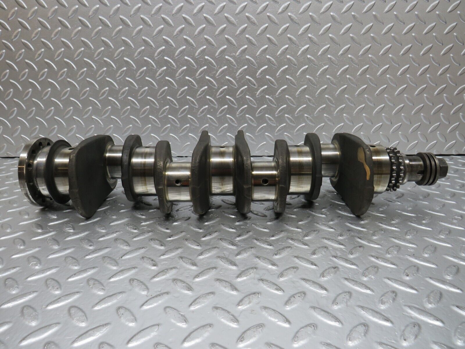 31137 Mercedes-Benz W123 200D Crankshaft 61516