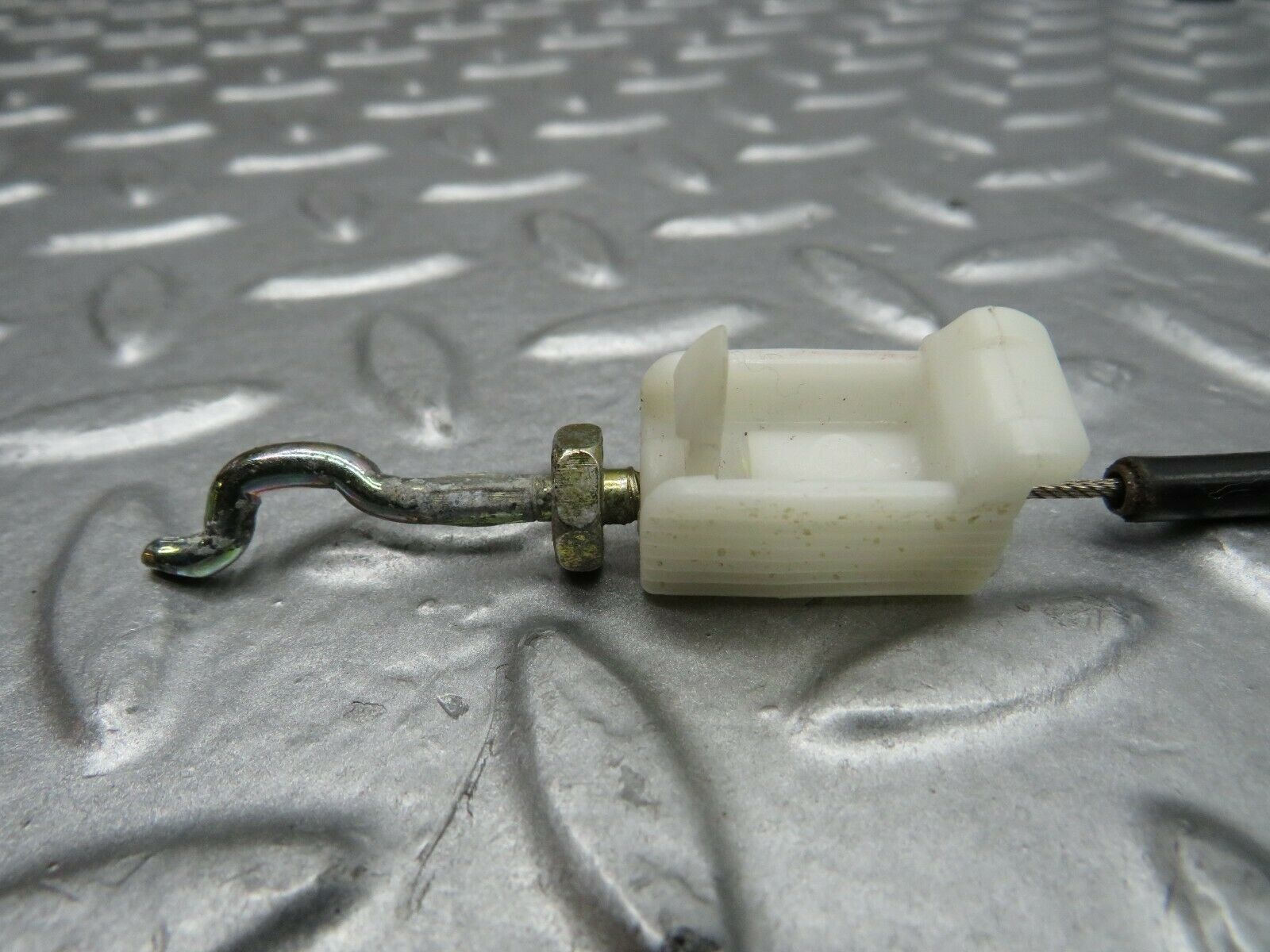 22590 Mercedes-Benz C124 E220 Coupe Door Lock Cable